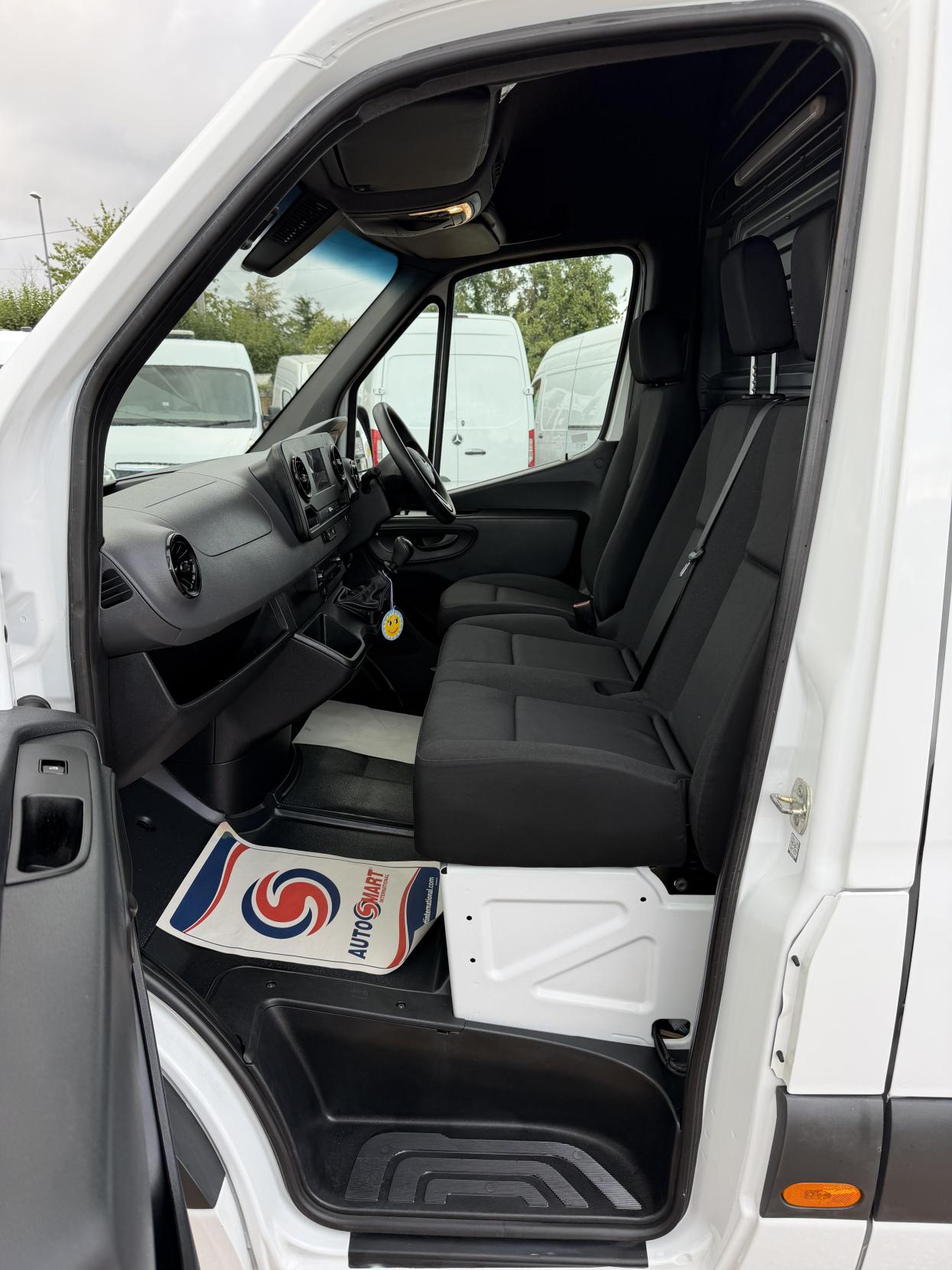 2020 Mercedes-Benz Sprinter 2.1 314 CDI Panel Van 5dr Diesel Manual RWD L2 H2 Euro 6 (s/s) (143 ps) - Thumbnail 29