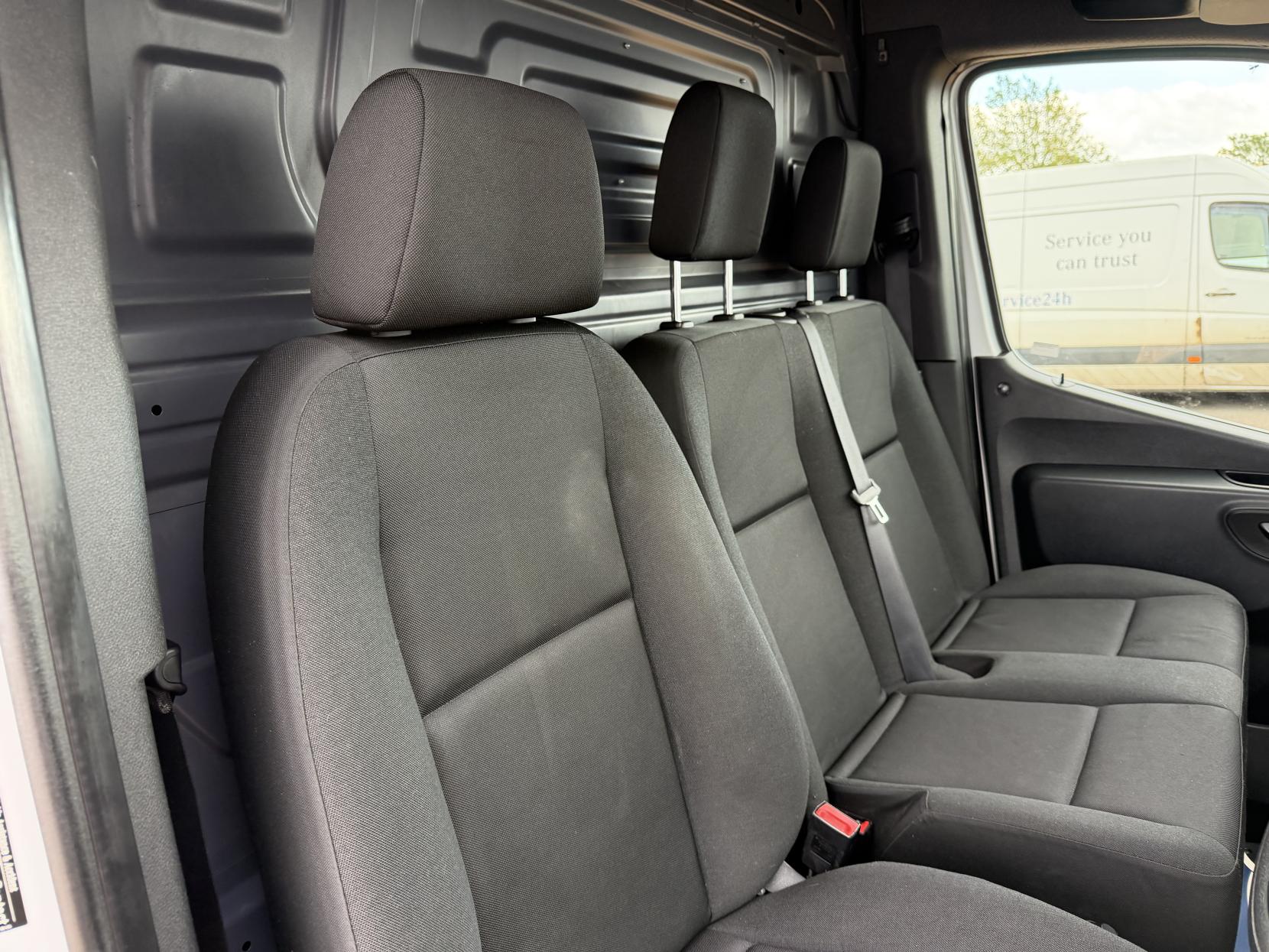 2020 Mercedes-Benz Sprinter 2.1 314 CDI Panel Van 5dr Diesel Manual RWD L2 H2 Euro 6 (s/s) (143 ps) - Thumbnail 15