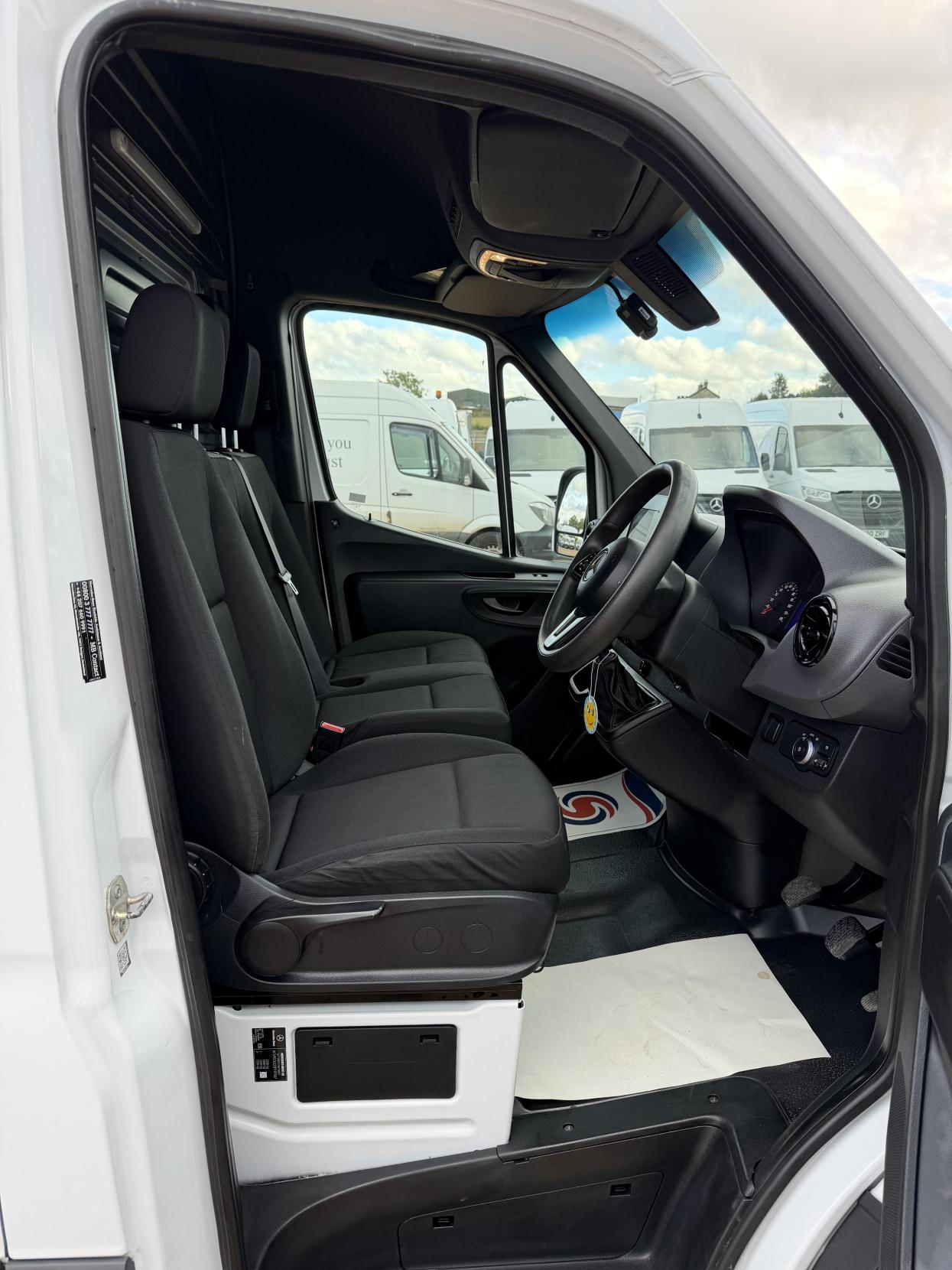 2020 Mercedes-Benz Sprinter 2.1 314 CDI Panel Van 5dr Diesel Manual RWD L2 H2 Euro 6 (s/s) (143 ps) - Thumbnail 14