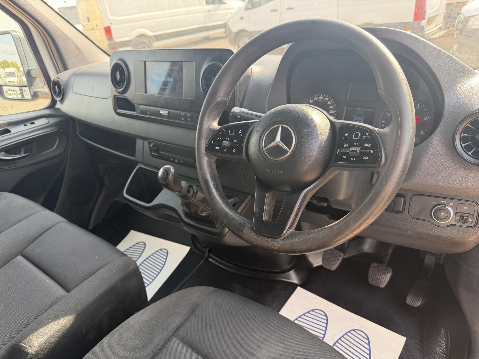 2019 Mercedes-Benz Sprinter 2.1 314 CDI Chassis Cab 2dr Diesel Manual RWD L3 Euro 6 (s/s) (143 ps) - Thumbnail 2