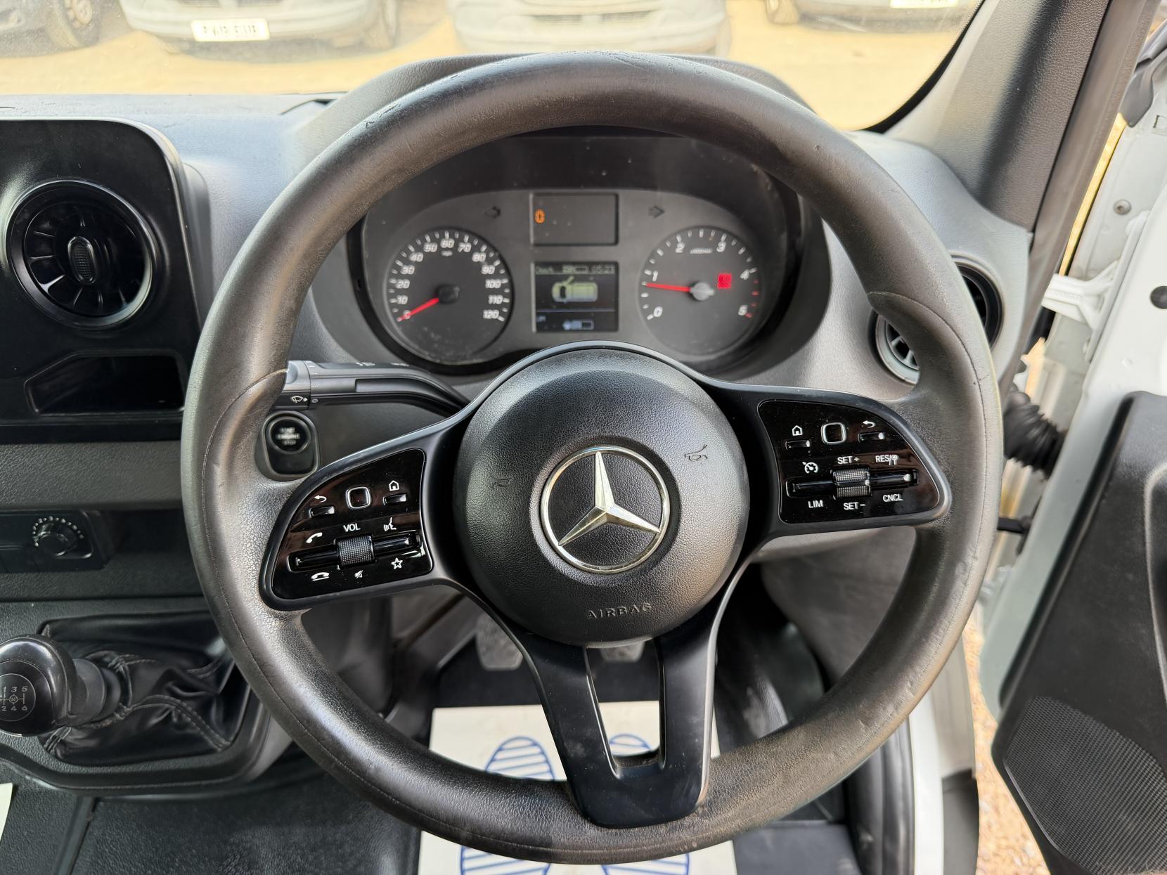 2019 Mercedes-Benz Sprinter 2.1 314 CDI Chassis Cab 2dr Diesel Manual RWD L3 Euro 6 (s/s) (143 ps) - Thumbnail 48