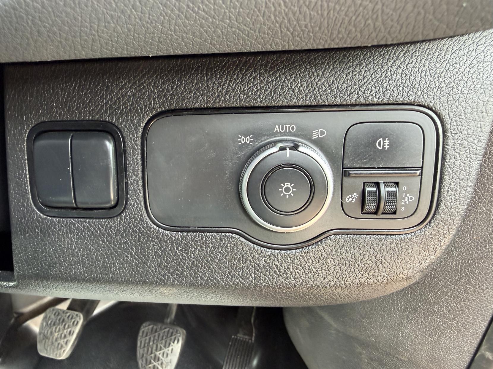 2019 Mercedes-Benz Sprinter 2.1 314 CDI Chassis Cab 2dr Diesel Manual RWD L3 Euro 6 (s/s) (143 ps) - Thumbnail 43