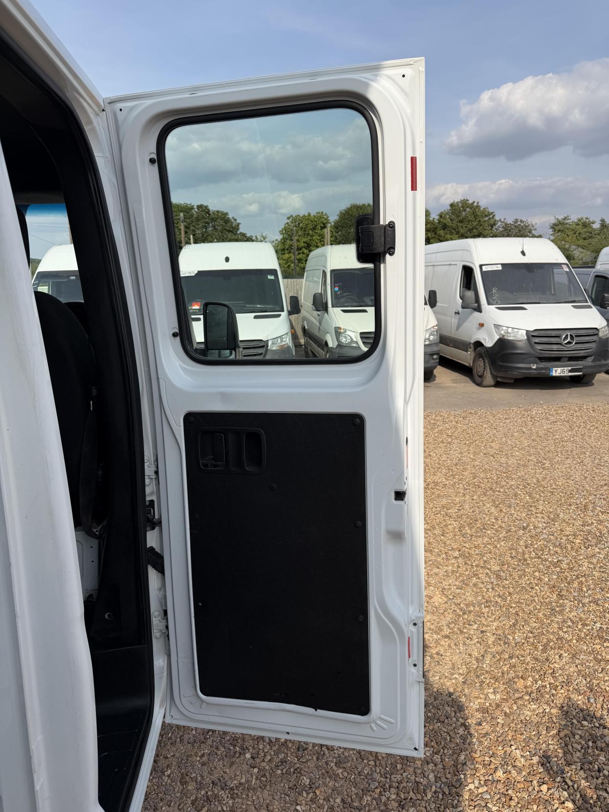 2019 Mercedes-Benz Sprinter 2.1 314 CDI Chassis Cab 2dr Diesel Manual RWD L3 Euro 6 (s/s) (143 ps) - Thumbnail 18