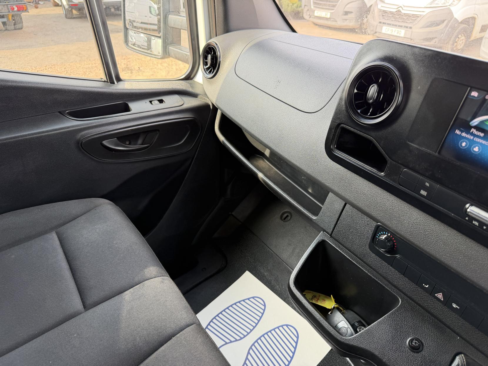 2019 Mercedes-Benz Sprinter 2.1 314 CDI Chassis Cab 2dr Diesel Manual RWD L3 Euro 6 (s/s) (143 ps) - Thumbnail 52