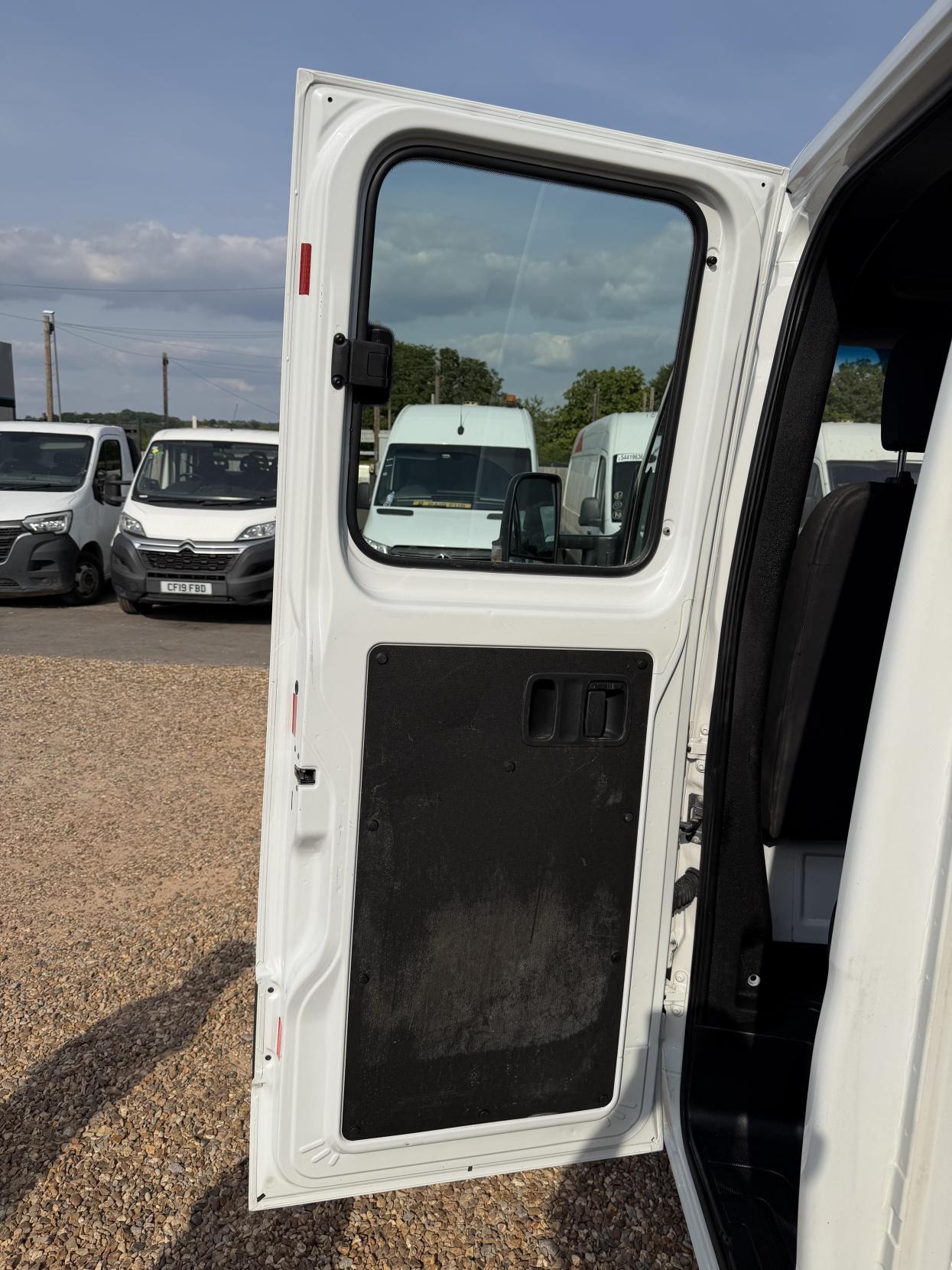 2019 Mercedes-Benz Sprinter 2.1 314 CDI Chassis Cab 2dr Diesel Manual RWD L3 Euro 6 (s/s) (143 ps) - Thumbnail 24