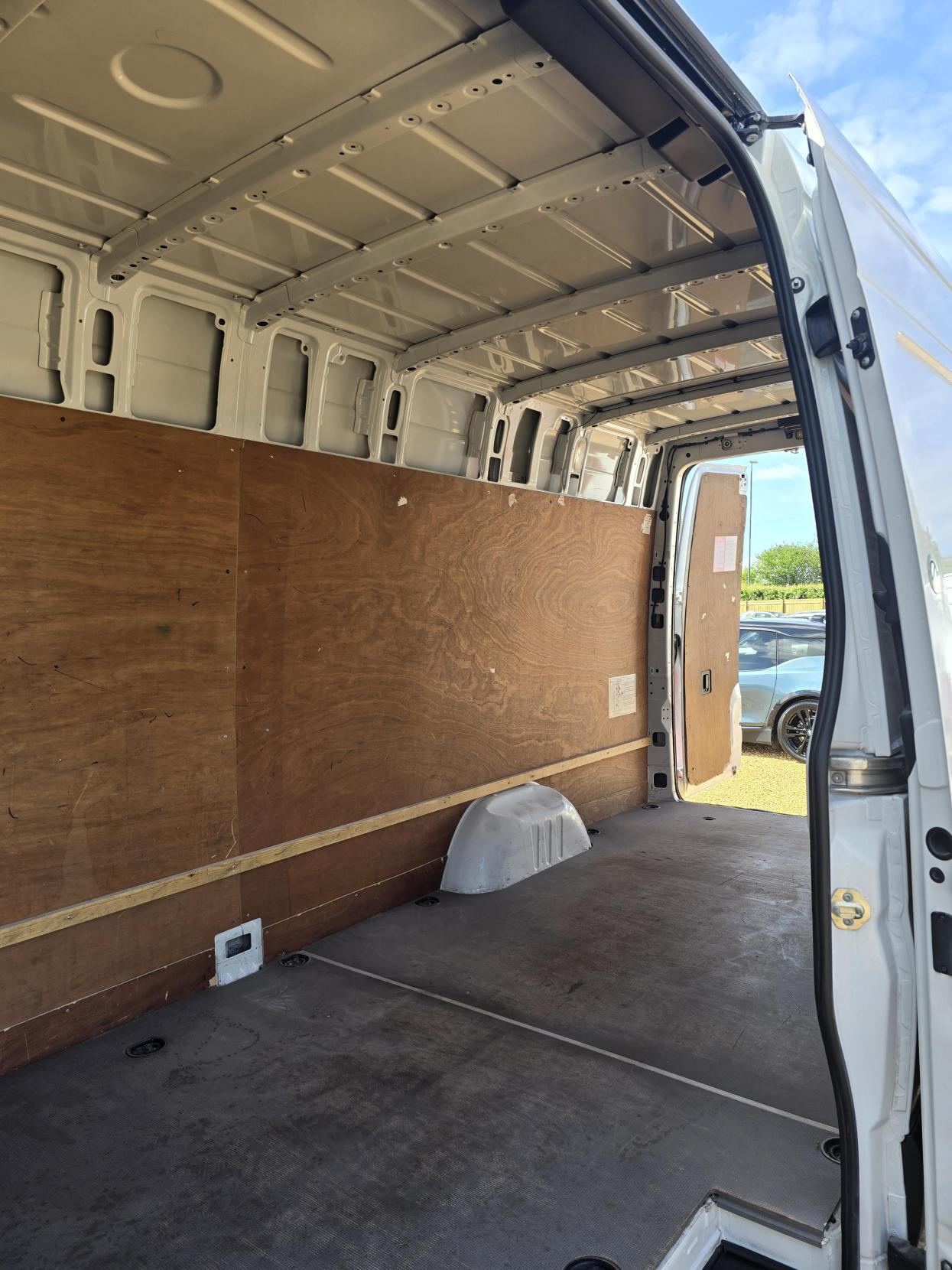 Mercedes-Benz Sprinter 2.1 311 CDI Panel Van 5dr Diesel Manual RWD L3 H2 Euro 6 (114 ps)