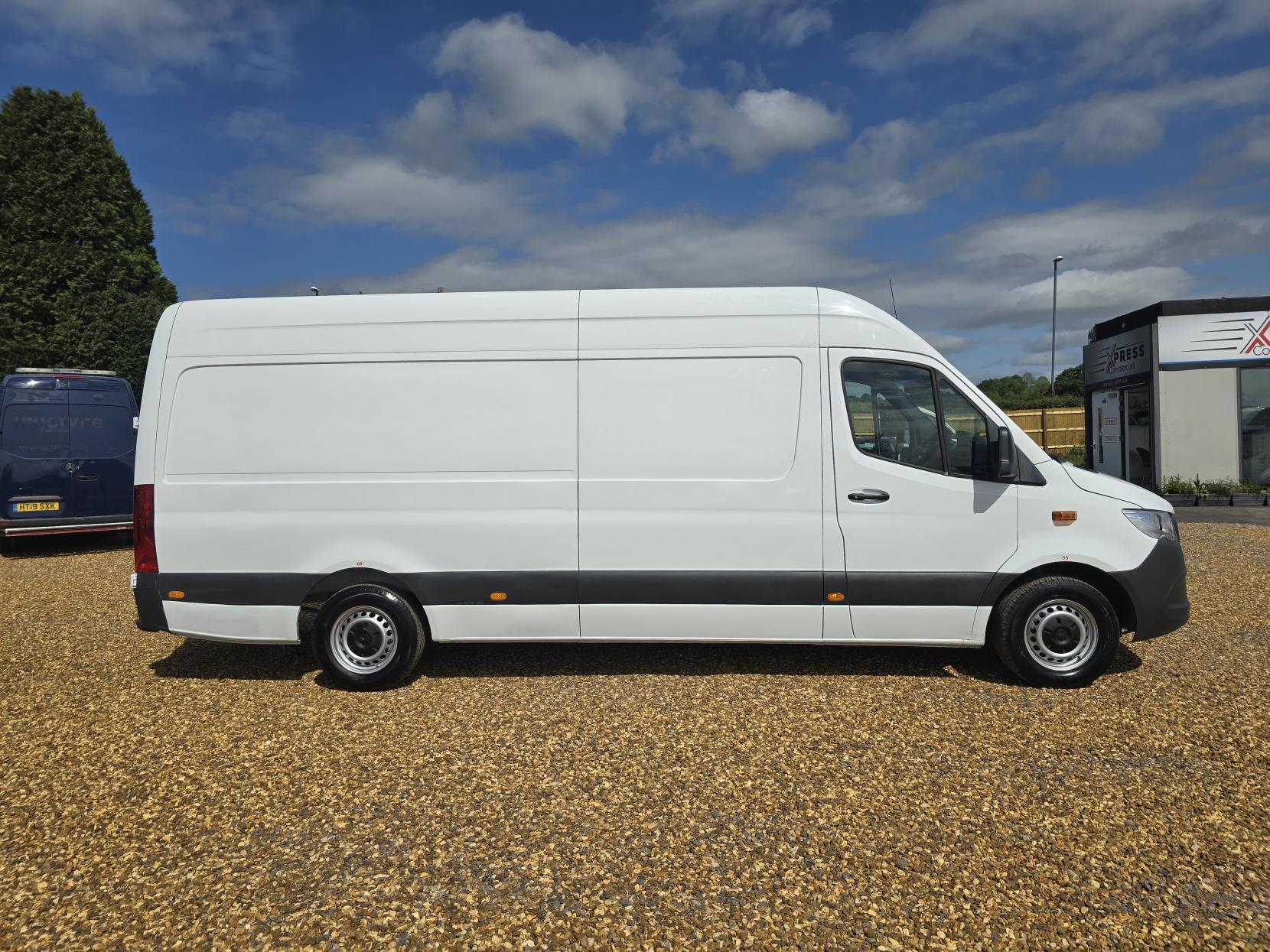 Mercedes-Benz Sprinter 2.1 311 CDI Panel Van 5dr Diesel Manual RWD L3 H2 Euro 6 (114 ps)