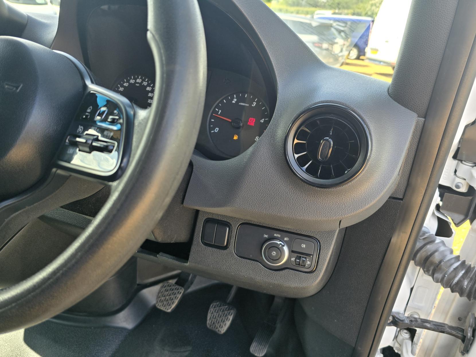 Mercedes-Benz Sprinter 2.1 311 CDI Panel Van 5dr Diesel Manual RWD L3 H2 Euro 6 (114 ps)