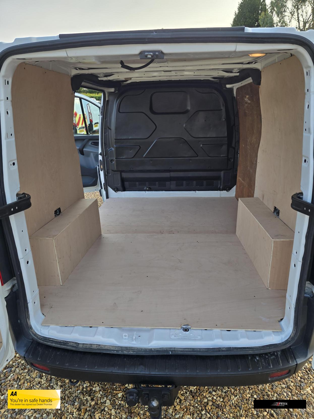 Ford Transit Custom Transit Custom 2.2 TDCi 290 Panel Van 5dr Diesel Manual L1 H1 (186 g/km, 98 bhp)