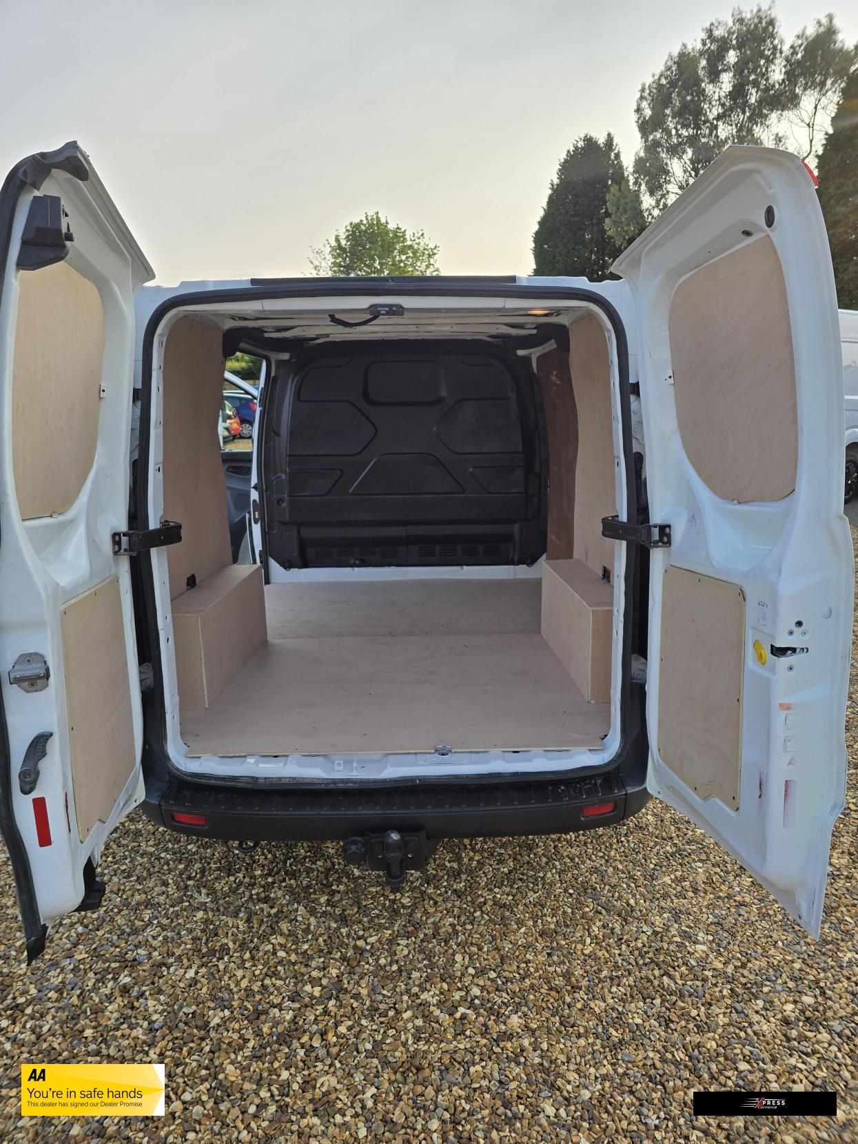 Ford Transit Custom Transit Custom 2.2 TDCi 290 Panel Van 5dr Diesel Manual L1 H1 (186 g/km, 98 bhp)