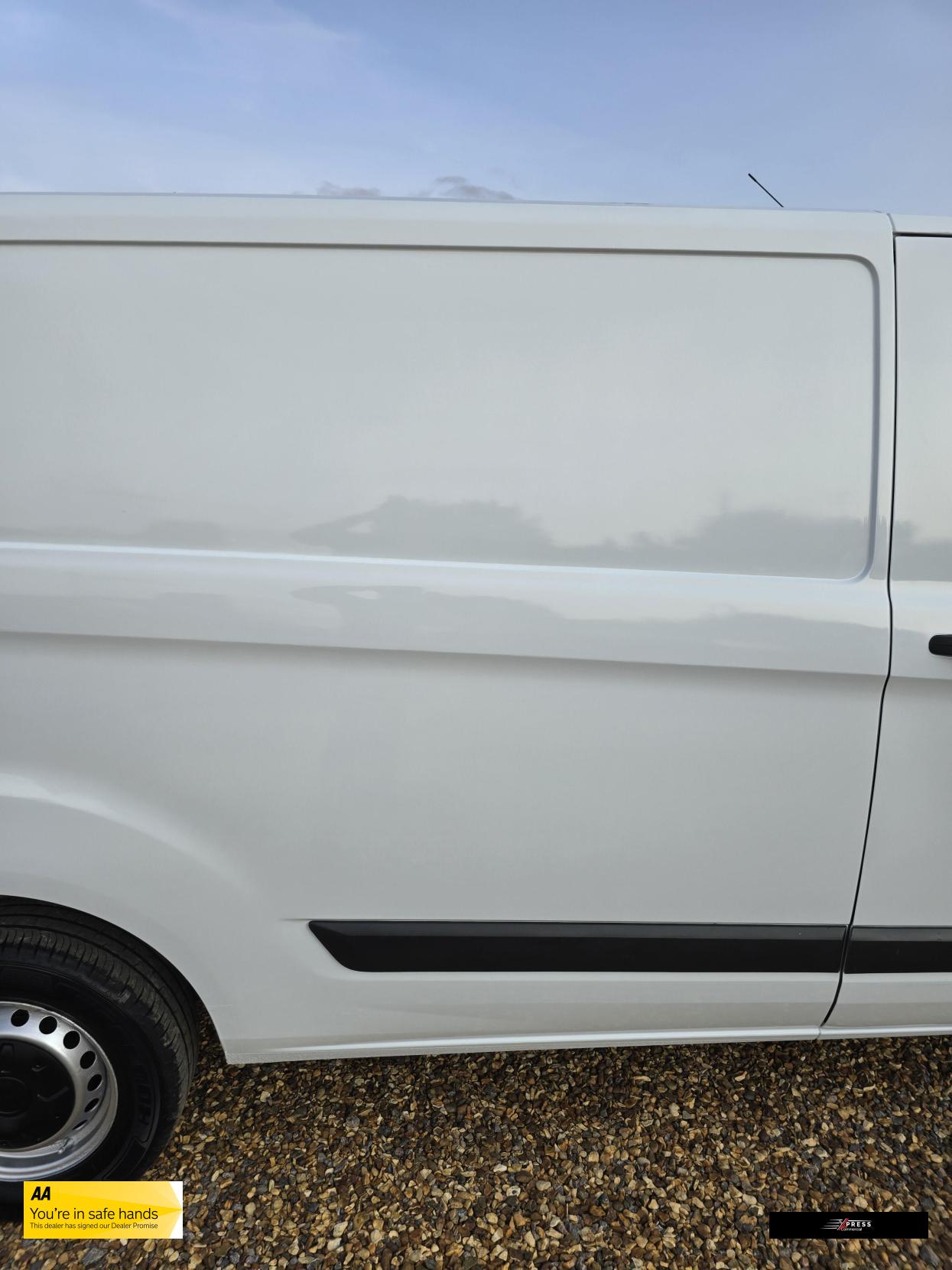 Ford Transit Custom Transit Custom 2.2 TDCi 290 Panel Van 5dr Diesel Manual L1 H1 (186 g/km, 98 bhp)