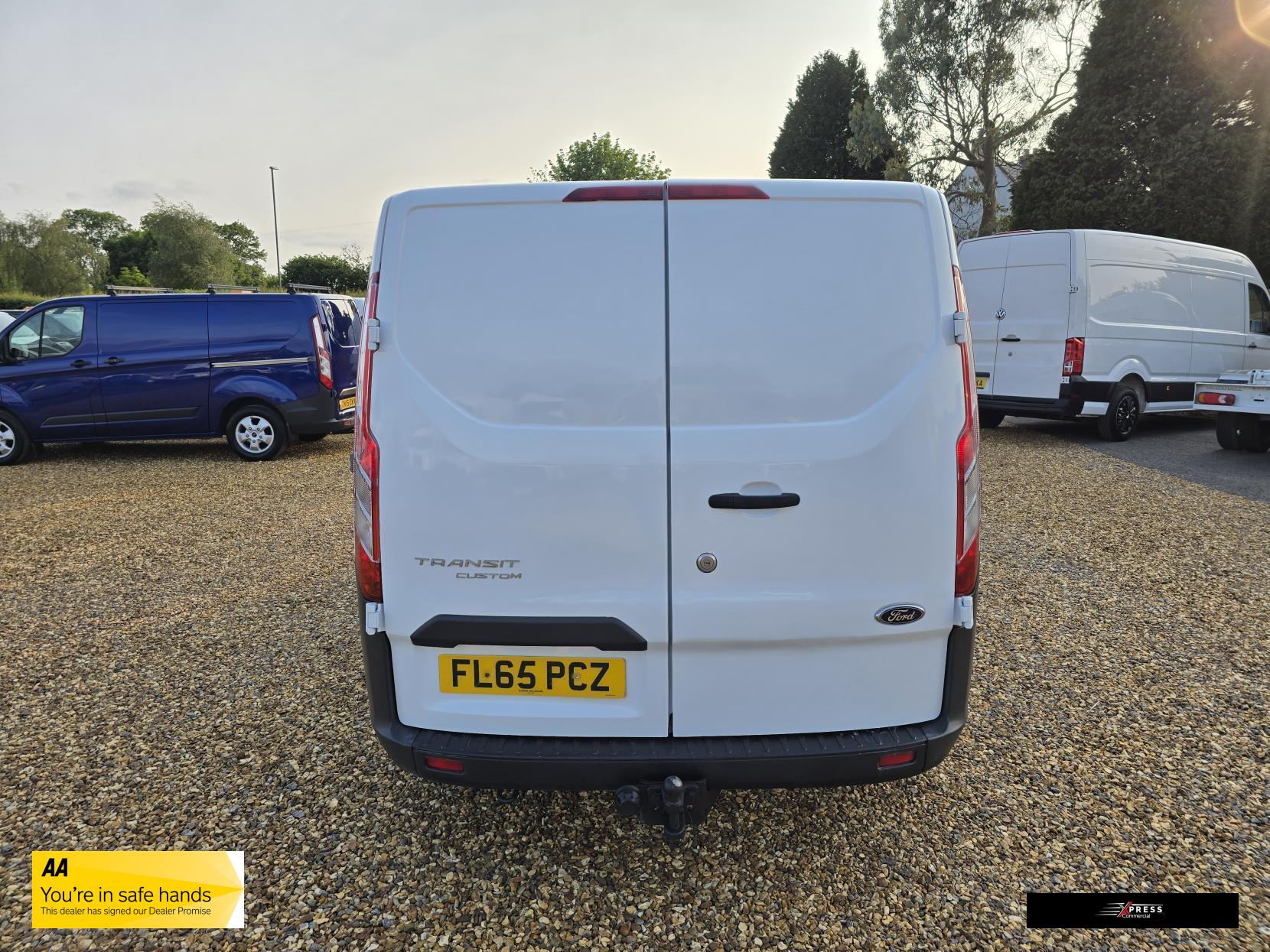 Ford Transit Custom Transit Custom 2.2 TDCi 290 Panel Van 5dr Diesel Manual L1 H1 (186 g/km, 98 bhp)