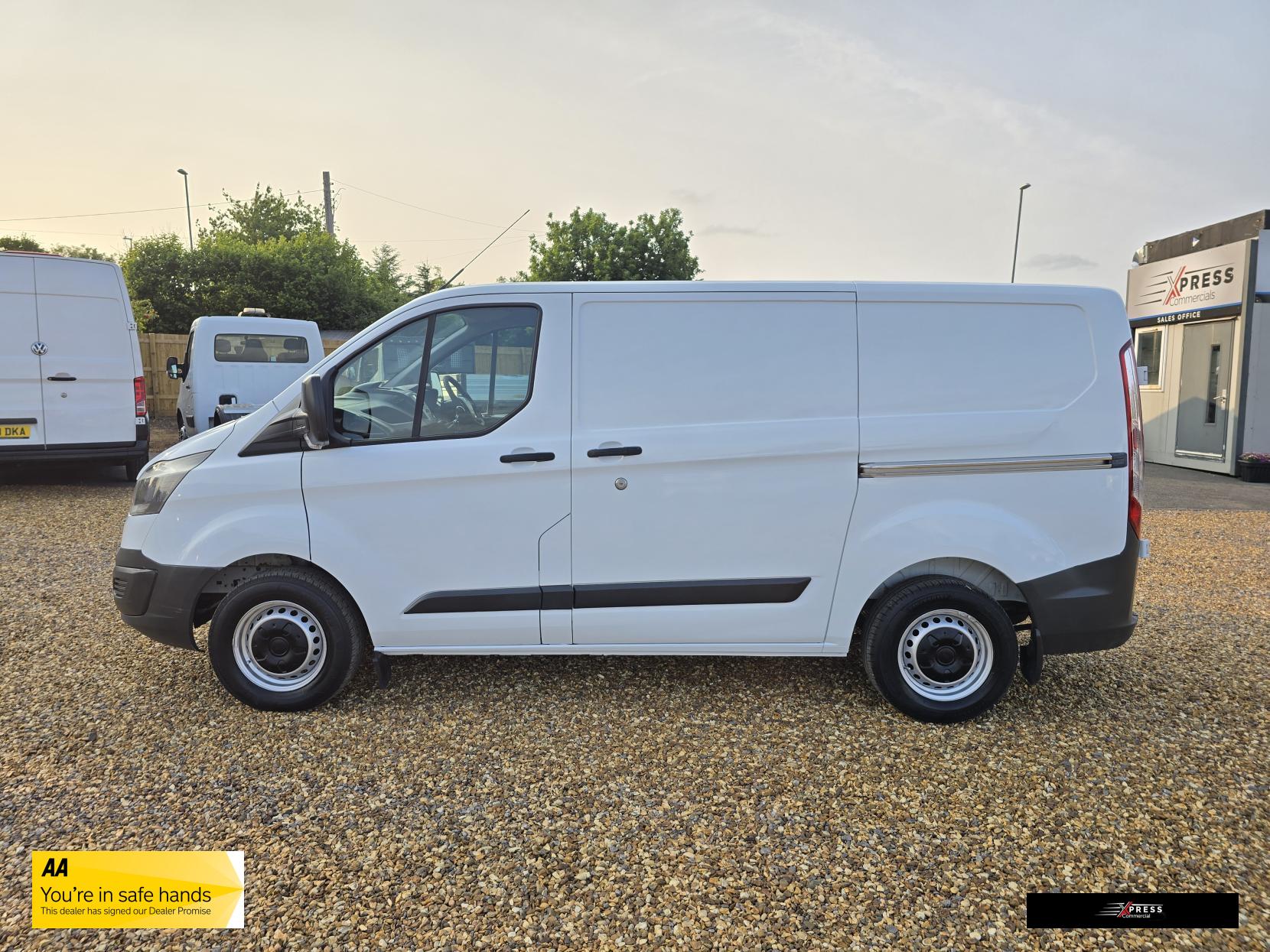 Ford Transit Custom Transit Custom 2.2 TDCi 290 Panel Van 5dr Diesel Manual L1 H1 (186 g/km, 98 bhp)