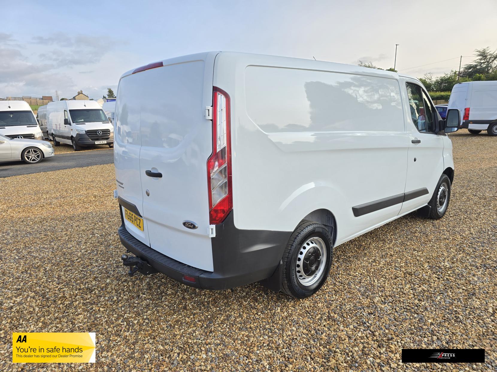 Ford Transit Custom Transit Custom 2.2 TDCi 290 Panel Van 5dr Diesel Manual L1 H1 (186 g/km, 98 bhp)