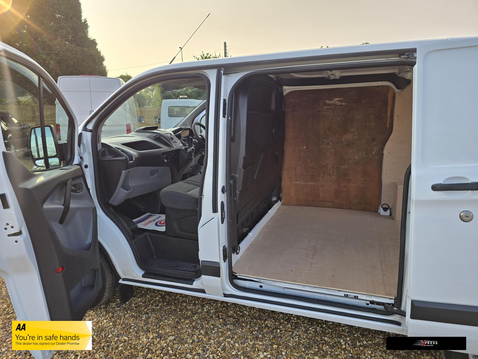 Ford Transit Custom Transit Custom 2.2 TDCi 290 Panel Van 5dr Diesel Manual L1 H1 (186 g/km, 98 bhp)