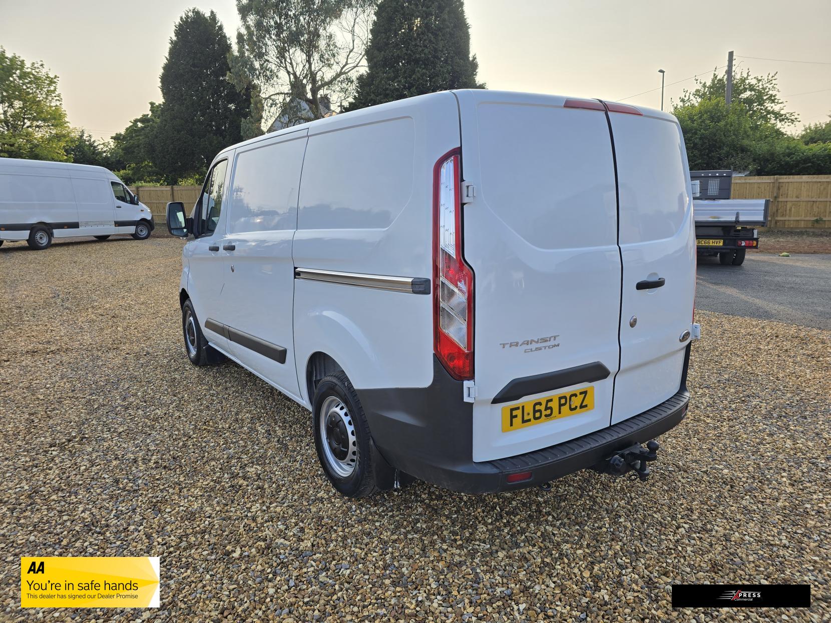Ford Transit Custom Transit Custom 2.2 TDCi 290 Panel Van 5dr Diesel Manual L1 H1 (186 g/km, 98 bhp)