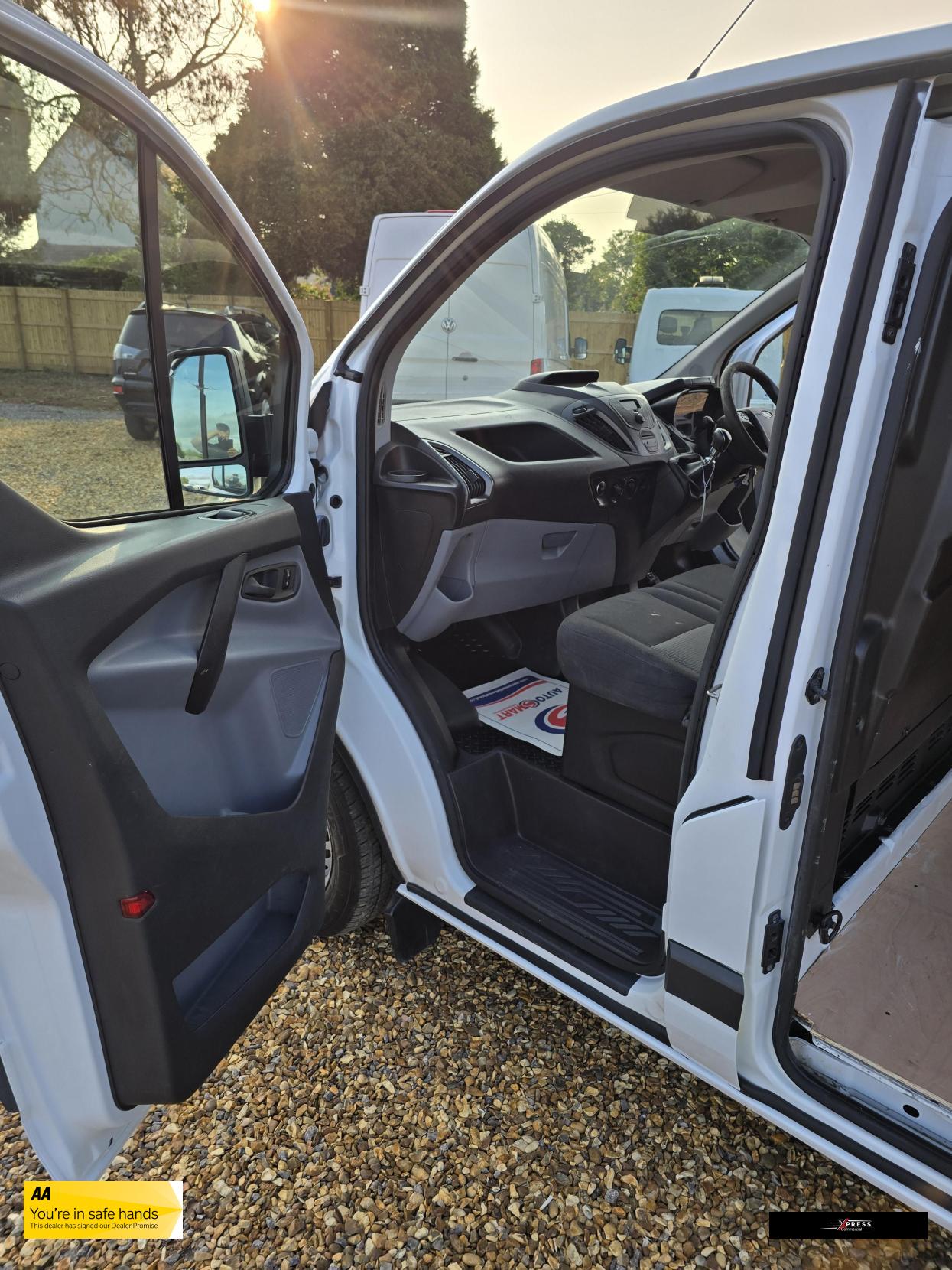 Ford Transit Custom Transit Custom 2.2 TDCi 290 Panel Van 5dr Diesel Manual L1 H1 (186 g/km, 98 bhp)