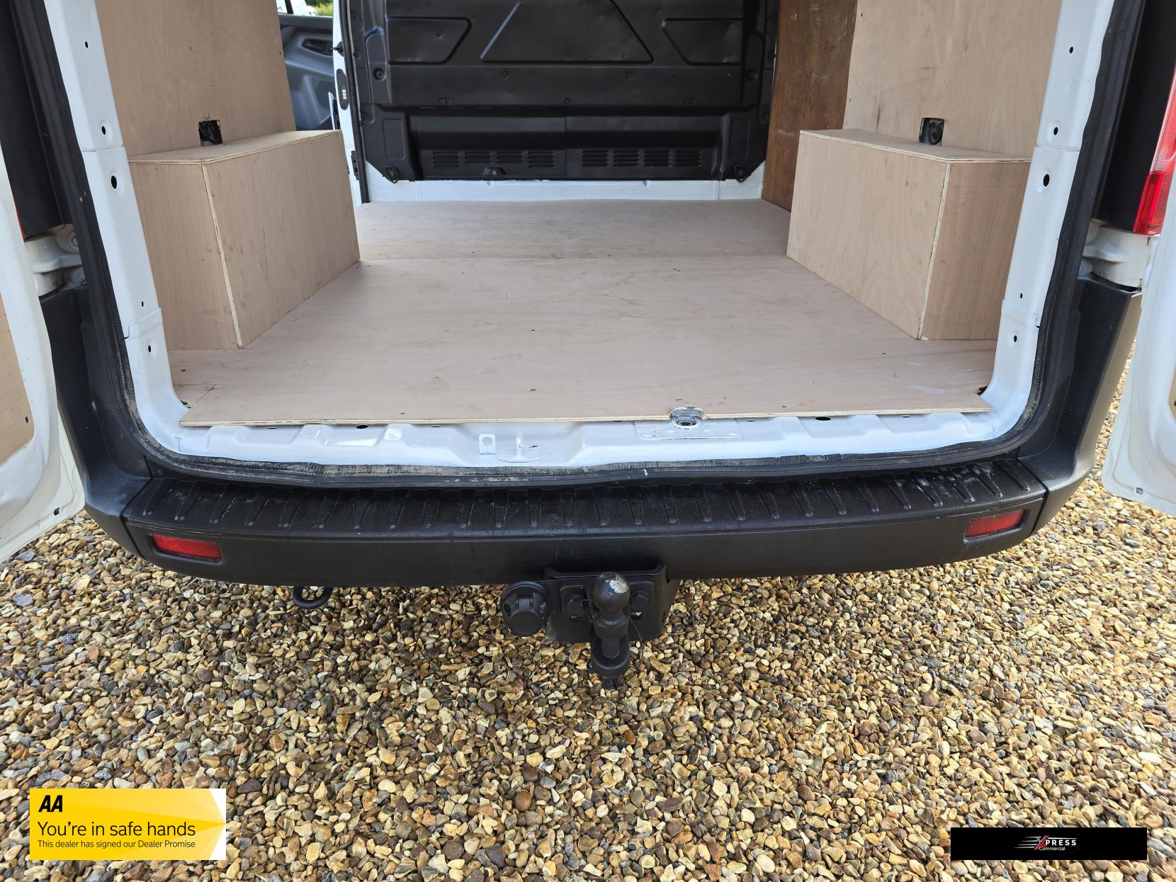 Ford Transit Custom Transit Custom 2.2 TDCi 290 Panel Van 5dr Diesel Manual L1 H1 (186 g/km, 98 bhp)