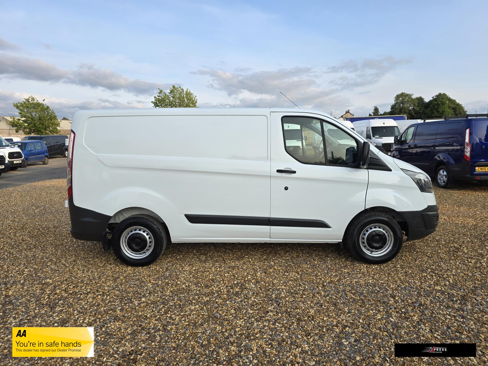 Ford Transit Custom Transit Custom 2.2 TDCi 290 Panel Van 5dr Diesel Manual L1 H1 (186 g/km, 98 bhp)