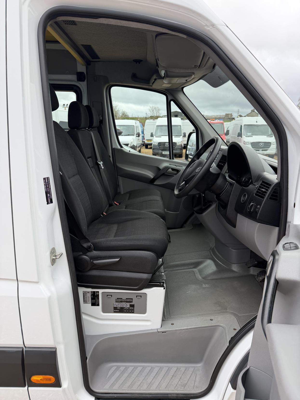 Mercedes-Benz Sprinter 2.1 313 CDi Panel Van 4dr Diesel Manual RWD L2 (129 bhp)