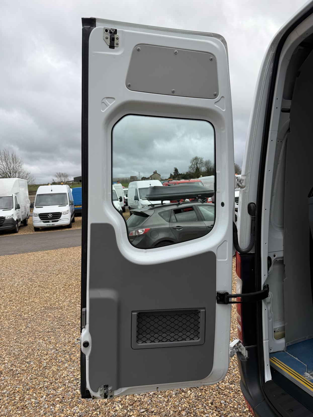 Mercedes-Benz Sprinter 2.1 313 CDi Panel Van 4dr Diesel Manual RWD L2 (129 bhp)