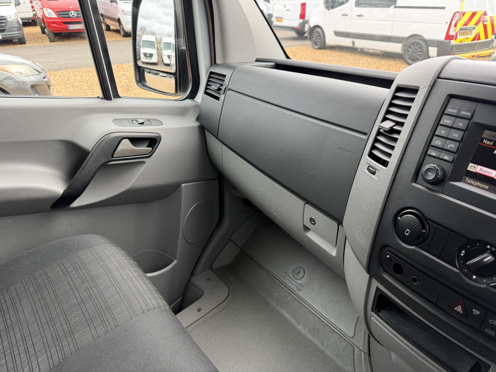 Mercedes-Benz Sprinter 2.1 313 CDi Panel Van 4dr Diesel Manual RWD L2 (129 bhp)