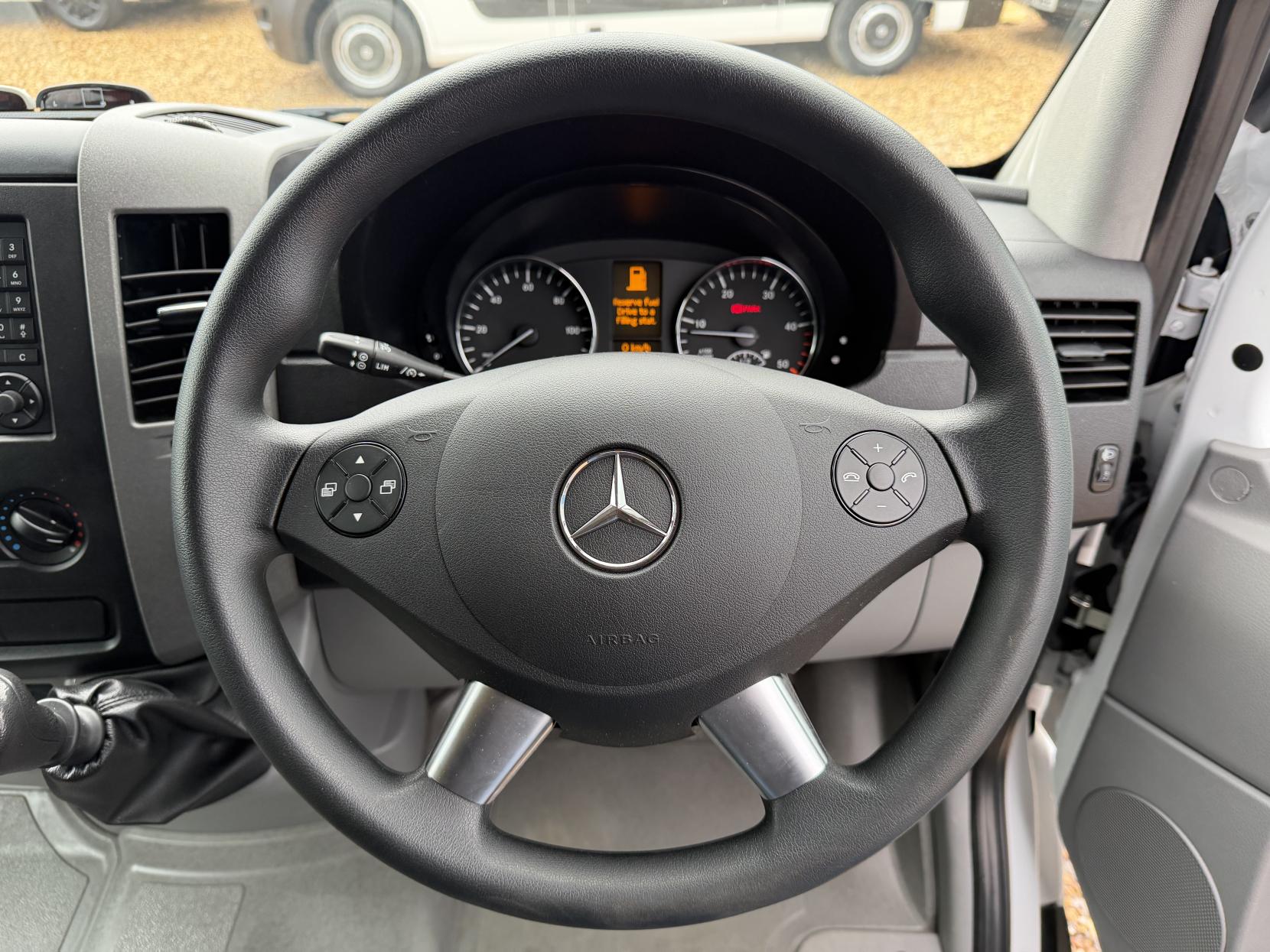 Mercedes-Benz Sprinter 2.1 313 CDi Panel Van 4dr Diesel Manual RWD L2 (129 bhp)