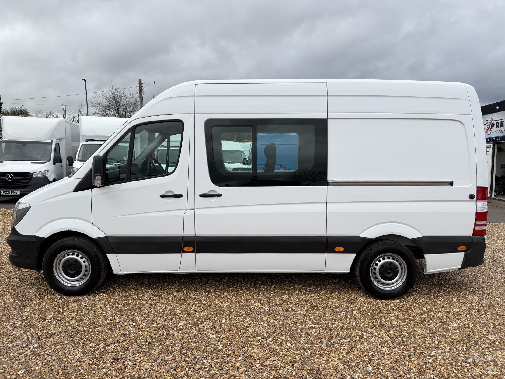 Mercedes-Benz Sprinter 2.1 313 CDi Panel Van 4dr Diesel Manual RWD L2 (129 bhp)