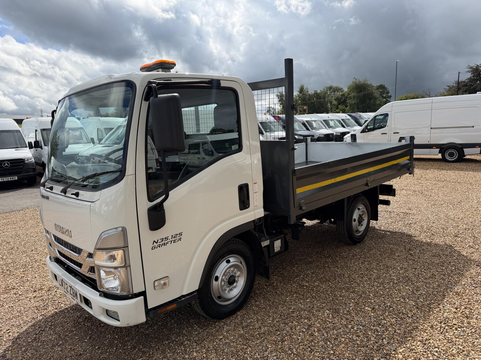 2022 Isuzu Grafter - Thumbnail 16