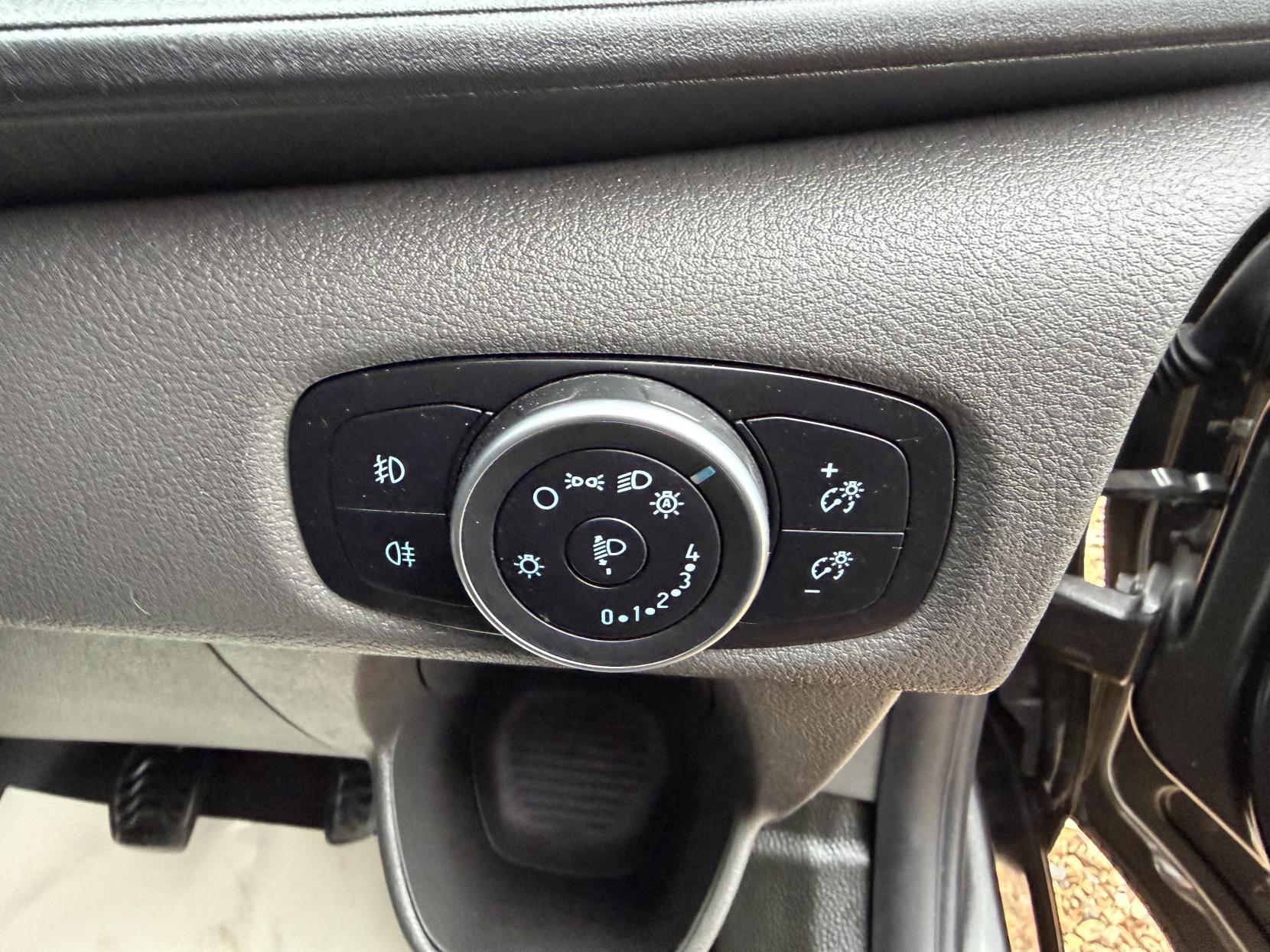 Ford Transit Custom 2.0 300 EcoBlue Limited Panel Van 5dr Diesel Manual L2 H1 Euro 6 (s/s) (130 ps)