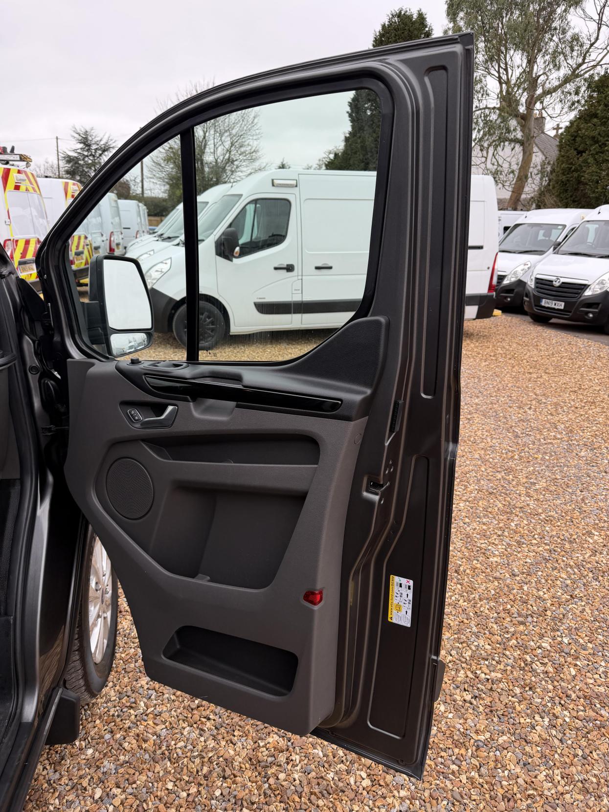 Ford Transit Custom 2.0 300 EcoBlue Limited Panel Van 5dr Diesel Manual L2 H1 Euro 6 (s/s) (130 ps)