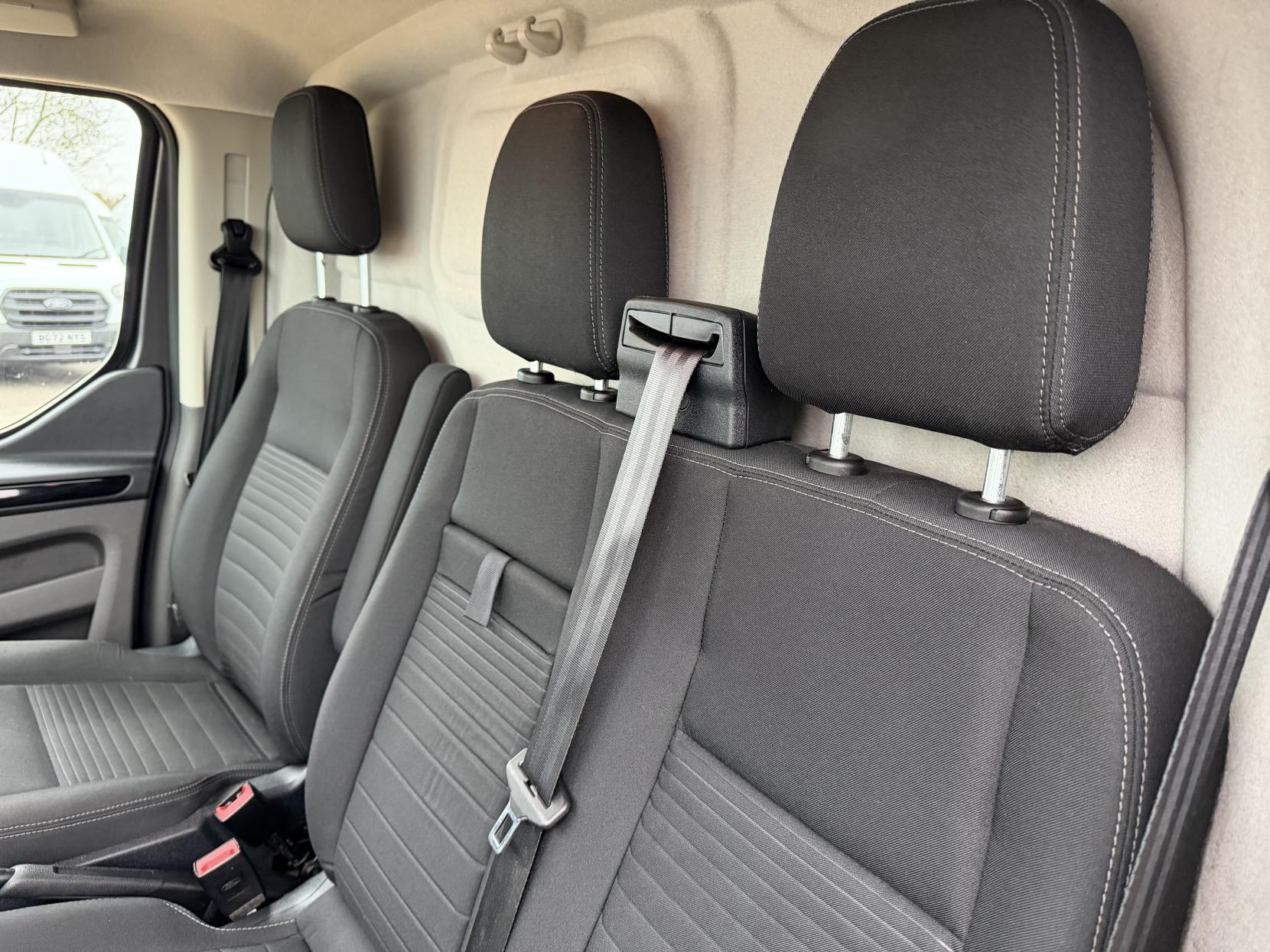 Ford Transit Custom 2.0 300 EcoBlue Limited Panel Van 5dr Diesel Manual L2 H1 Euro 6 (s/s) (130 ps)