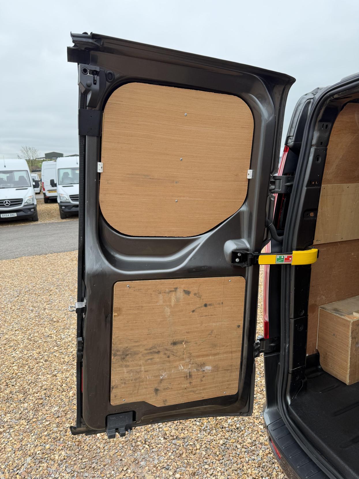 Ford Transit Custom 2.0 300 EcoBlue Limited Panel Van 5dr Diesel Manual L2 H1 Euro 6 (s/s) (130 ps)