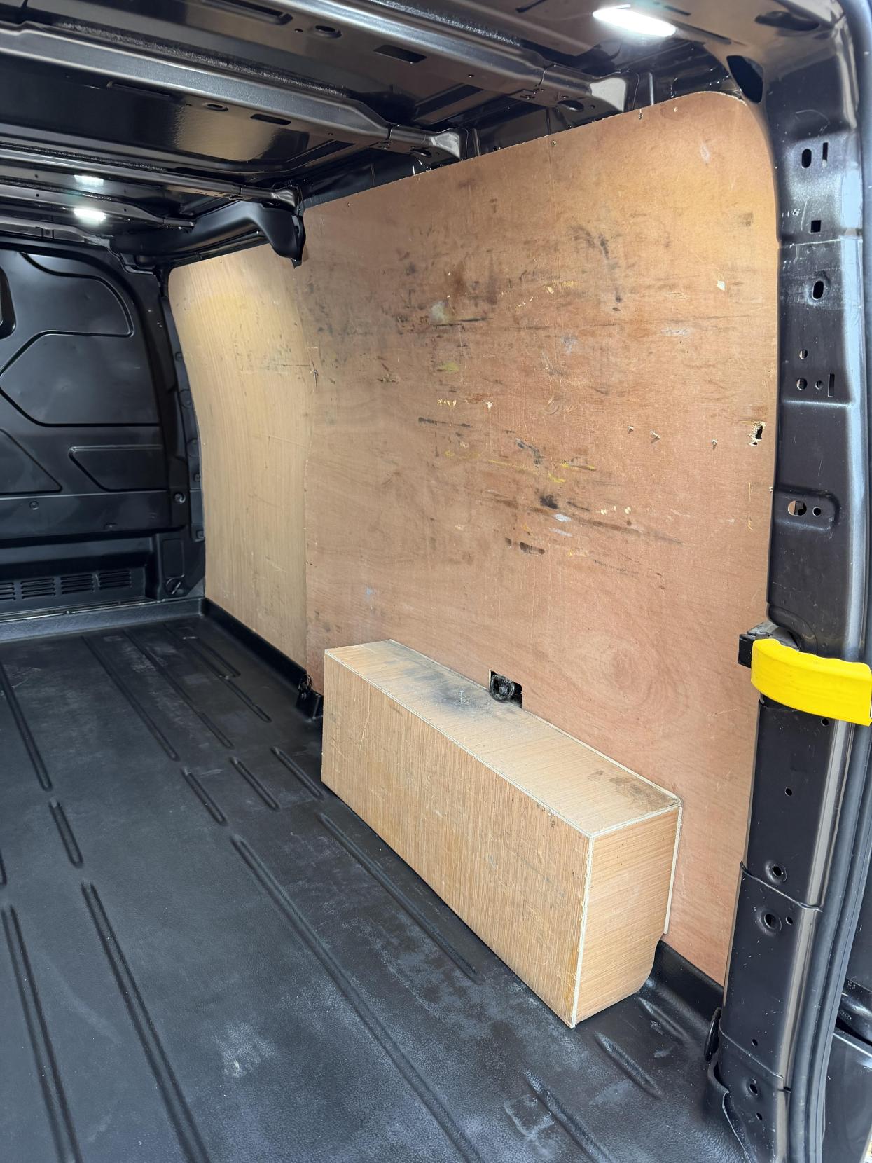 Ford Transit Custom 2.0 300 EcoBlue Limited Panel Van 5dr Diesel Manual L2 H1 Euro 6 (s/s) (130 ps)