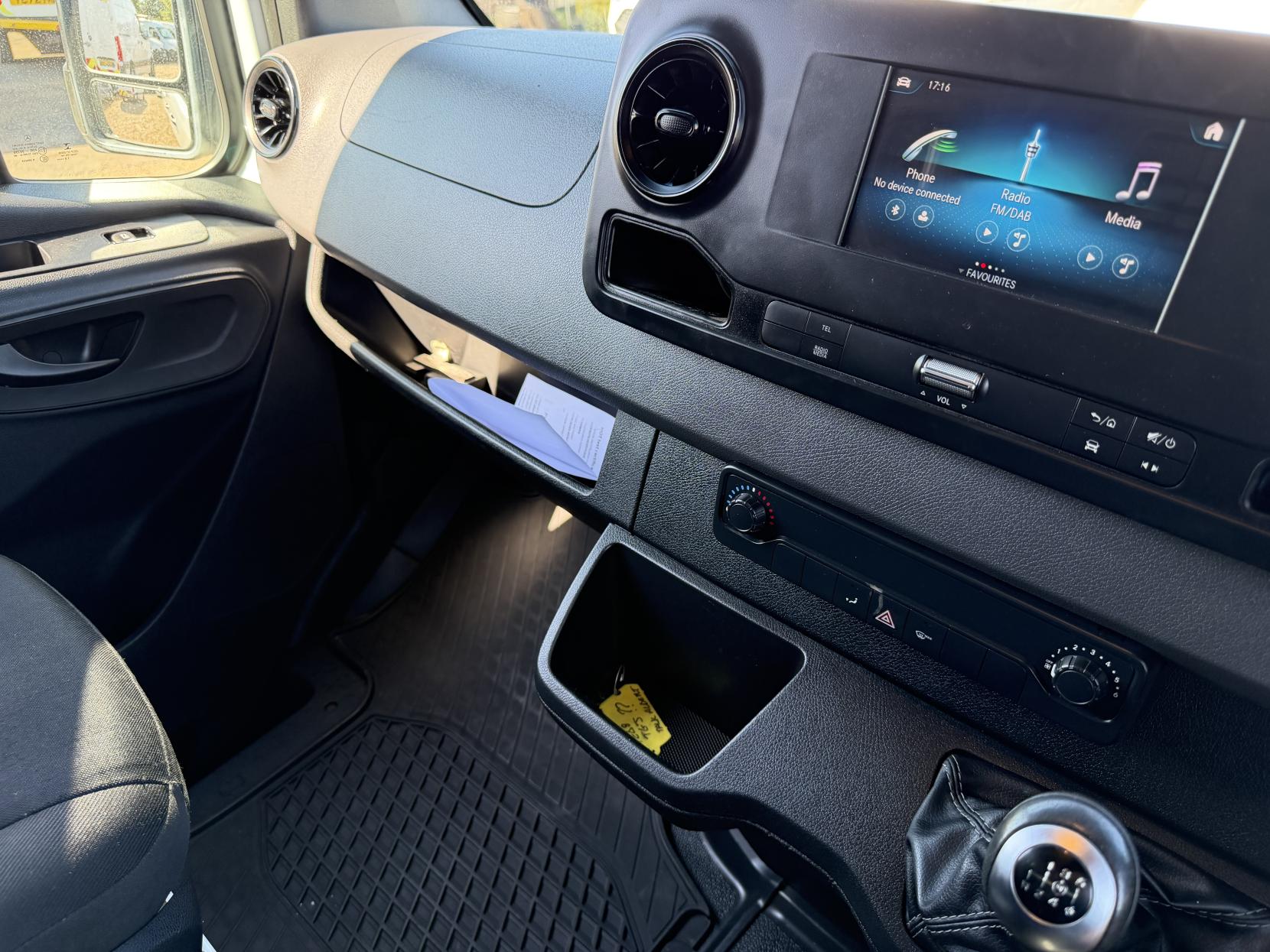 2019 Mercedes-Benz Sprinter 2.1 311 CDI Panel Van 5dr Diesel Manual RWD L3 H2 Euro 6 (114 ps) - Thumbnail 47