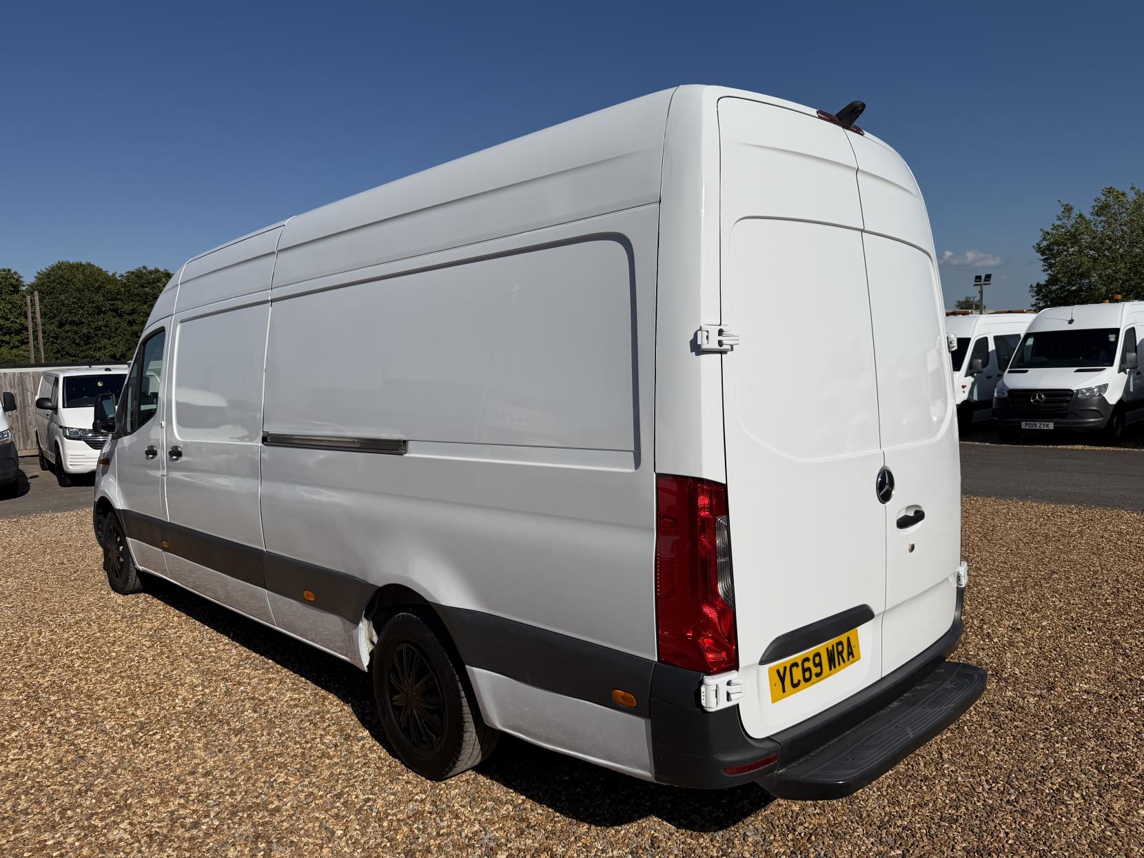 2019 Mercedes-Benz Sprinter 2.1 311 CDI Panel Van 5dr Diesel Manual RWD L3 H2 Euro 6 (114 ps) - Thumbnail 9