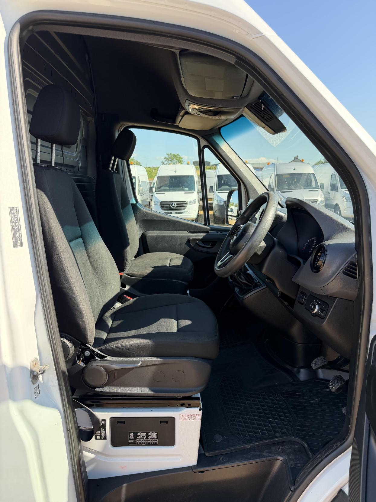 2019 Mercedes-Benz Sprinter 2.1 311 CDI Panel Van 5dr Diesel Manual RWD L3 H2 Euro 6 (114 ps) - Thumbnail 17