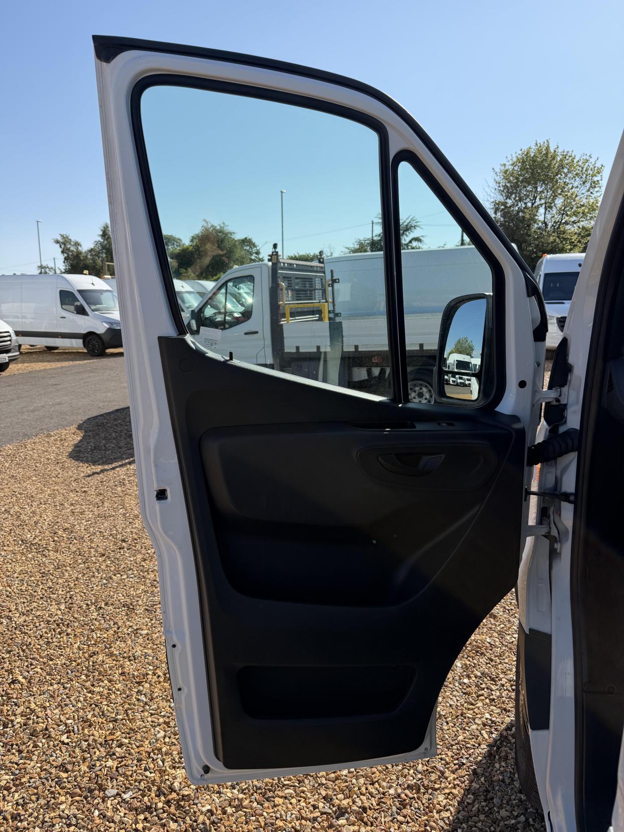 2019 Mercedes-Benz Sprinter 2.1 311 CDI Panel Van 5dr Diesel Manual RWD L3 H2 Euro 6 (114 ps) - Thumbnail 18