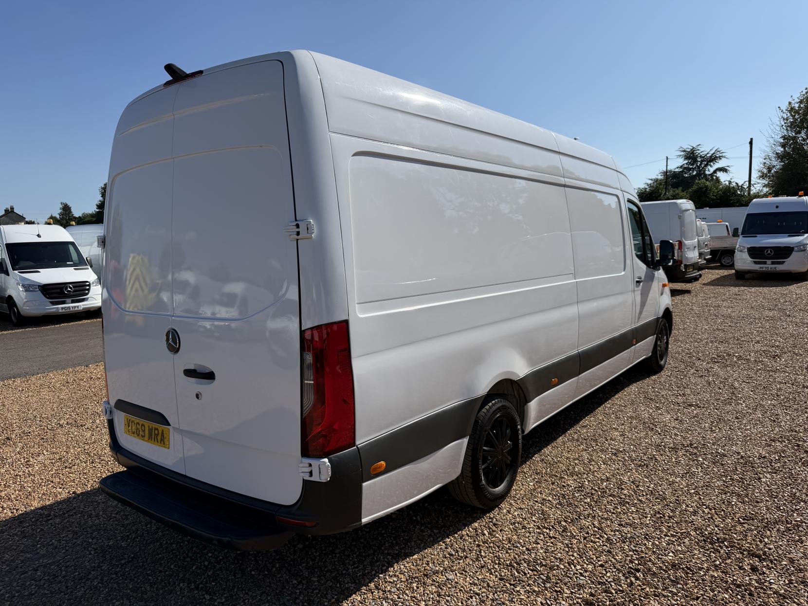 2019 Mercedes-Benz Sprinter 2.1 311 CDI Panel Van 5dr Diesel Manual RWD L3 H2 Euro 6 (114 ps) - Thumbnail 11