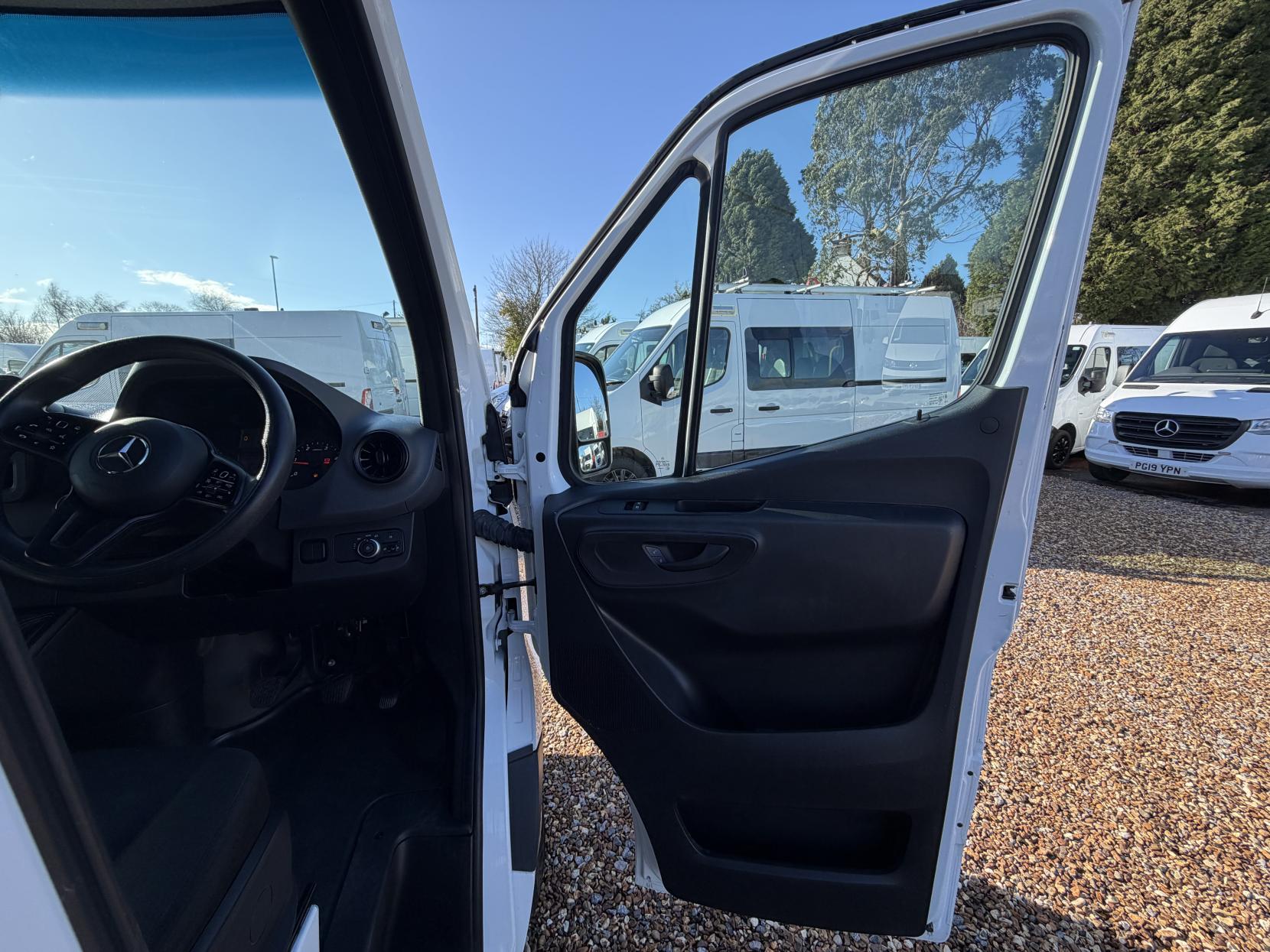 Mercedes-Benz Sprinter 2.1 314 CDI Panel Van 5dr Diesel Manual FWD L2 H2 Euro 6 (143 ps)