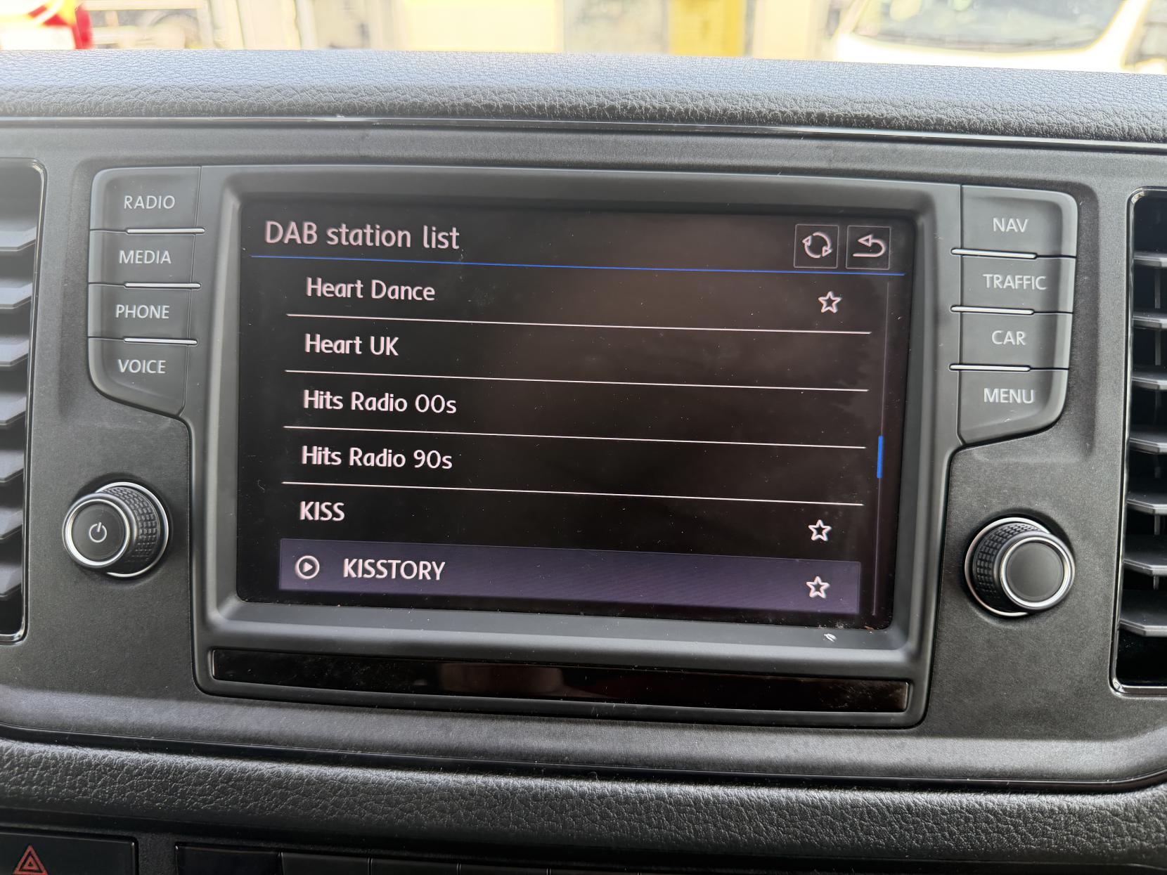 2020 Volkswagen Crafter 2.0 TDI CR35 Trendline Panel Van 5dr Diesel Automatic FWD LWB High Roof Euro 6 (s/s) (140 ps) - Thumbnail 44