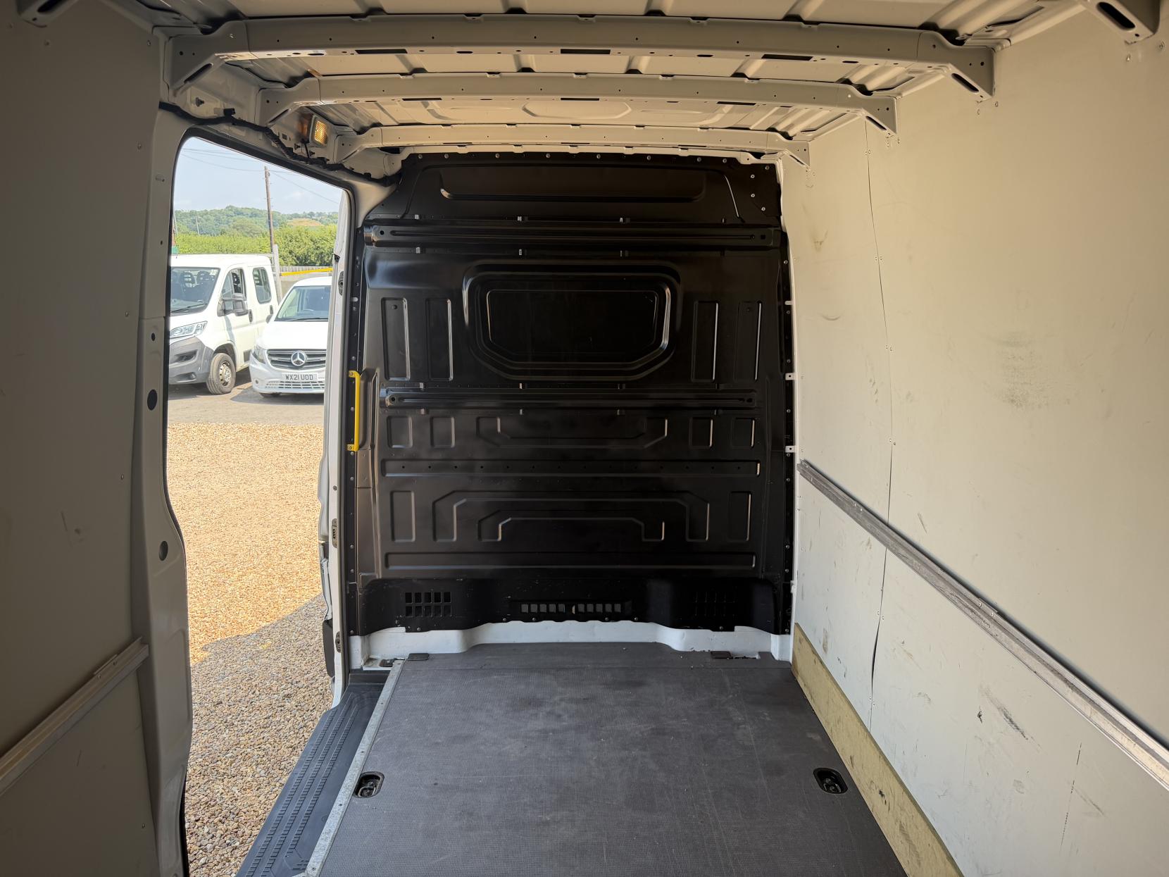 2020 Volkswagen Crafter 2.0 TDI CR35 Trendline Panel Van 5dr Diesel Automatic FWD LWB High Roof Euro 6 (s/s) (140 ps) - Thumbnail 27