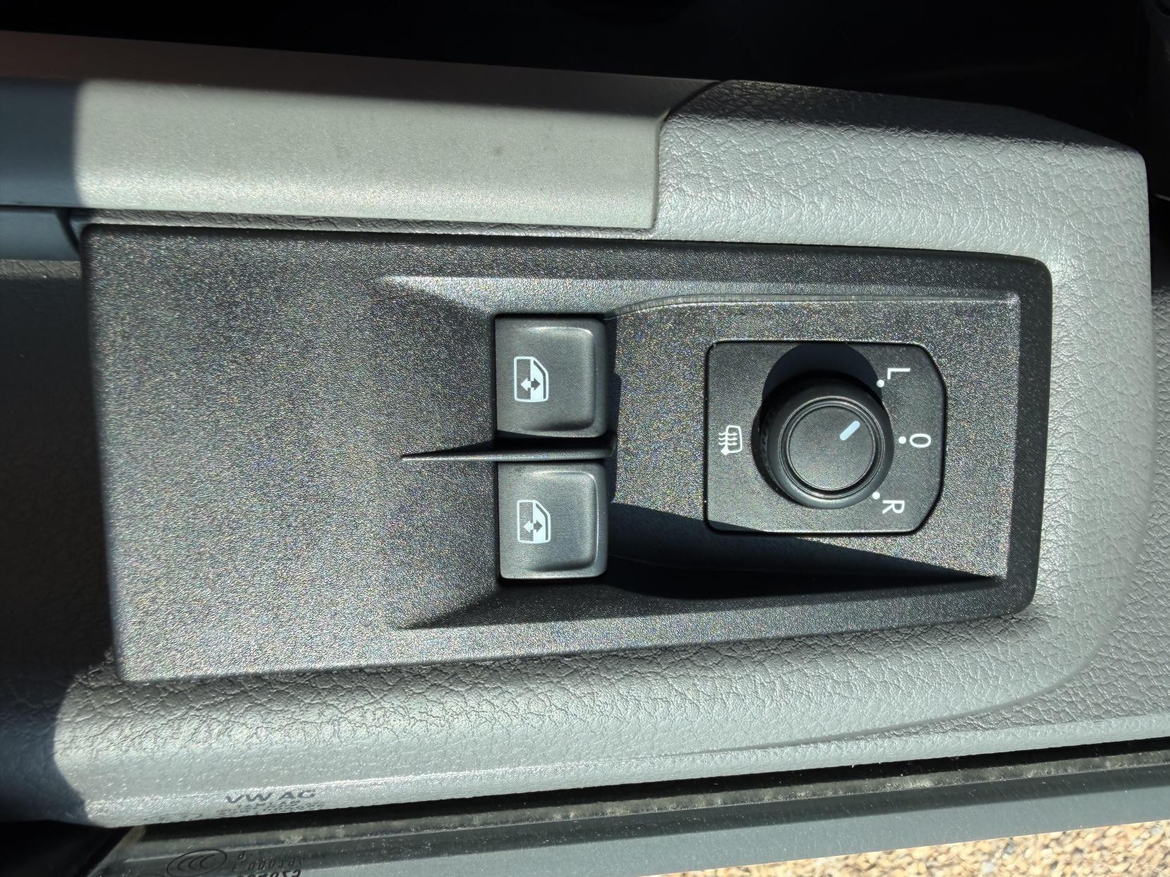 2020 Volkswagen Crafter 2.0 TDI CR35 Trendline Panel Van 5dr Diesel Automatic FWD LWB High Roof Euro 6 (s/s) (140 ps) - Thumbnail 35