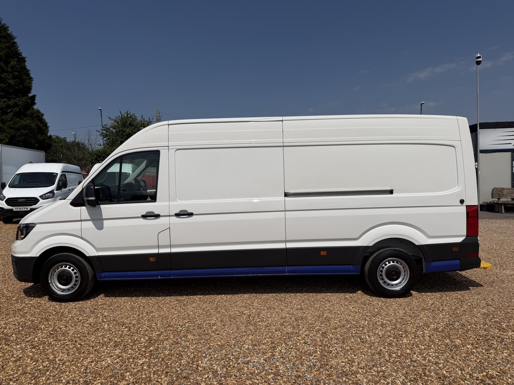 2020 Volkswagen Crafter 2.0 TDI CR35 Trendline Panel Van 5dr Diesel Automatic FWD LWB High Roof Euro 6 (s/s) (140 ps) - Thumbnail 8