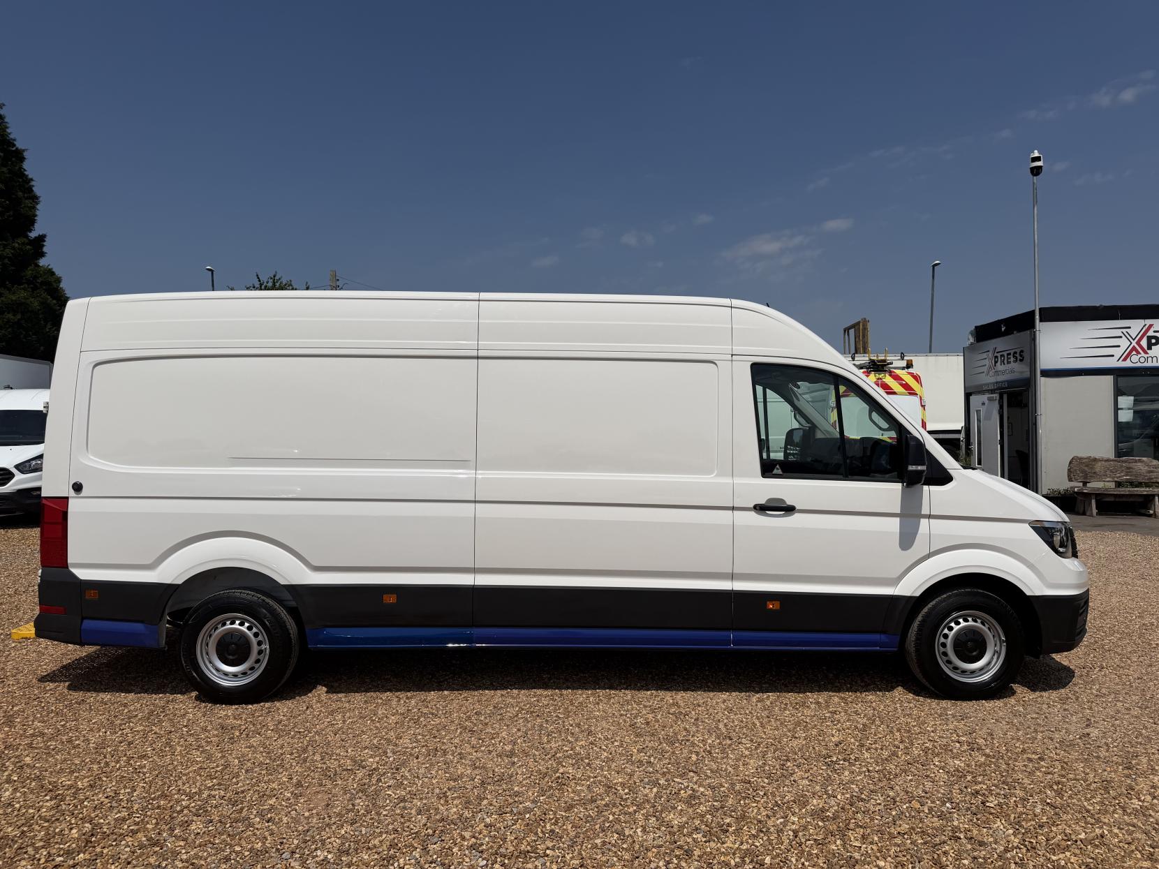 2020 Volkswagen Crafter 2.0 TDI CR35 Trendline Panel Van 5dr Diesel Automatic FWD LWB High Roof Euro 6 (s/s) (140 ps) - Thumbnail 12