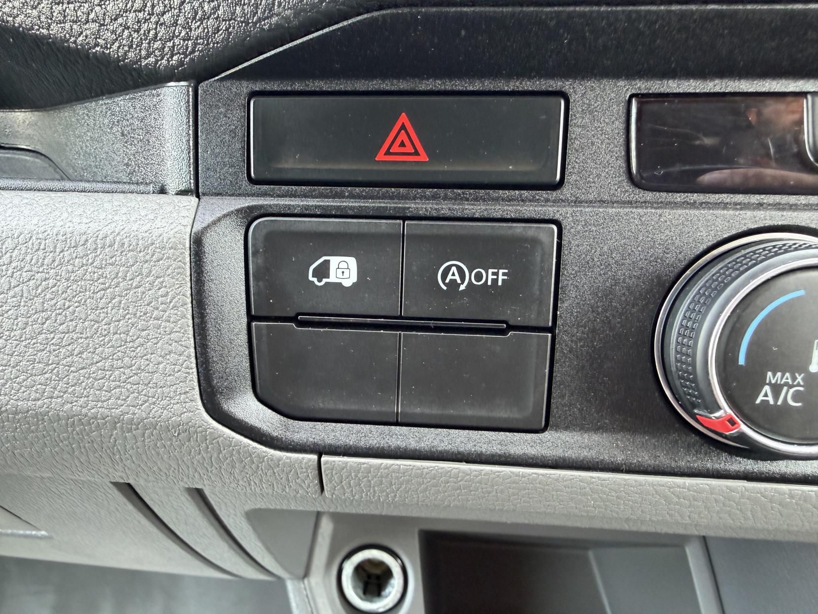 2020 Volkswagen Crafter 2.0 TDI CR35 Trendline Panel Van 5dr Diesel Automatic FWD LWB High Roof Euro 6 (s/s) (140 ps) - Thumbnail 45