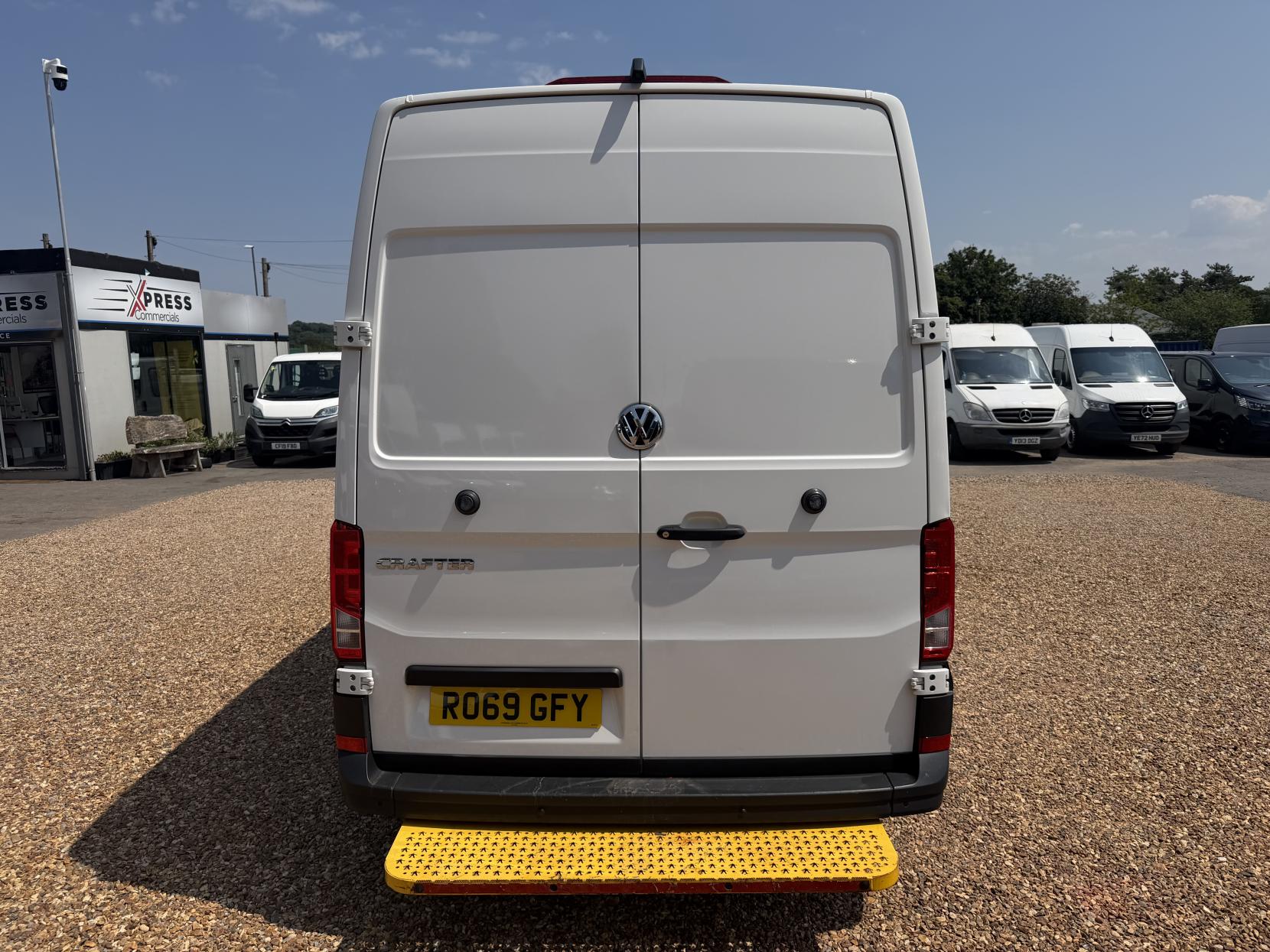 2020 Volkswagen Crafter 2.0 TDI CR35 Trendline Panel Van 5dr Diesel Automatic FWD LWB High Roof Euro 6 (s/s) (140 ps) - Thumbnail 10