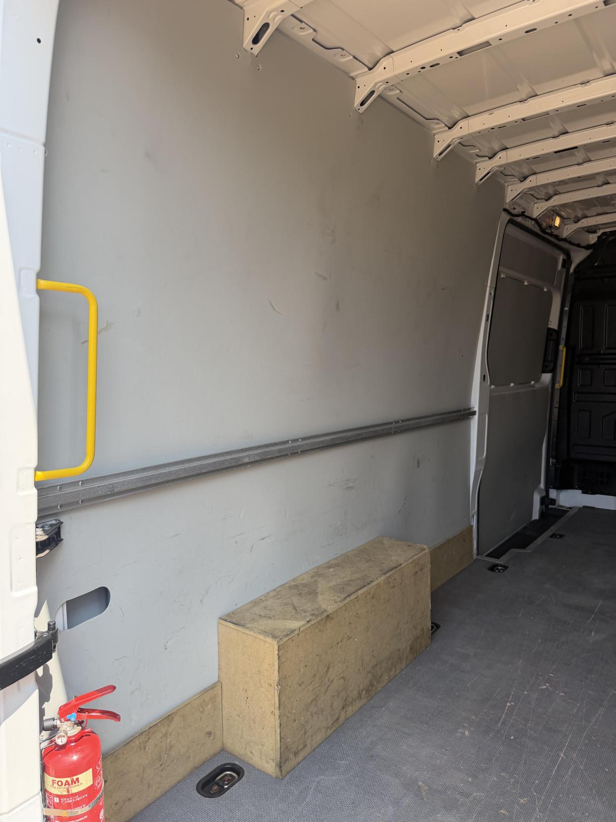 2020 Volkswagen Crafter 2.0 TDI CR35 Trendline Panel Van 5dr Diesel Automatic FWD LWB High Roof Euro 6 (s/s) (140 ps) - Thumbnail 30