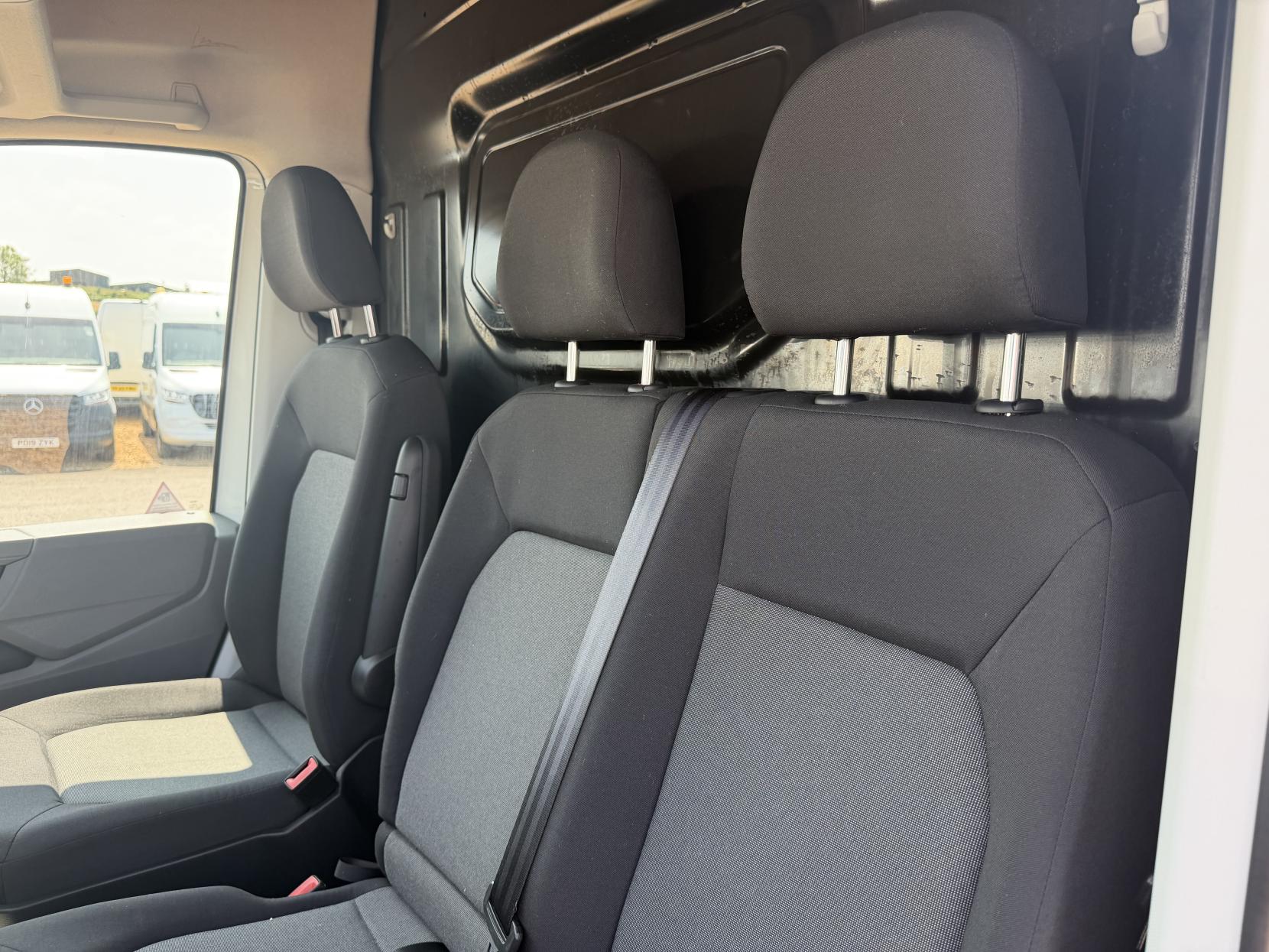 2020 Volkswagen Crafter 2.0 TDI CR35 Trendline Panel Van 5dr Diesel Automatic FWD LWB High Roof Euro 6 (s/s) (140 ps) - Thumbnail 21