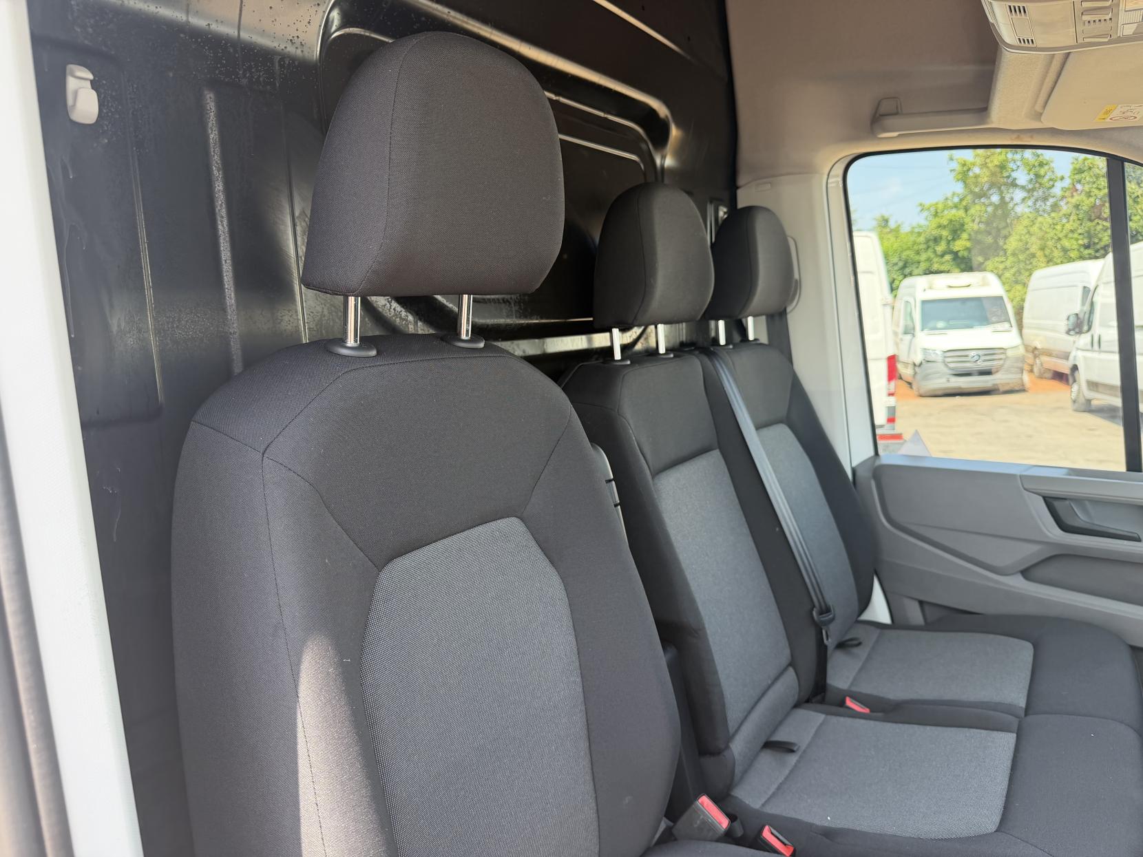 2020 Volkswagen Crafter 2.0 TDI CR35 Trendline Panel Van 5dr Diesel Automatic FWD LWB High Roof Euro 6 (s/s) (140 ps) - Thumbnail 18